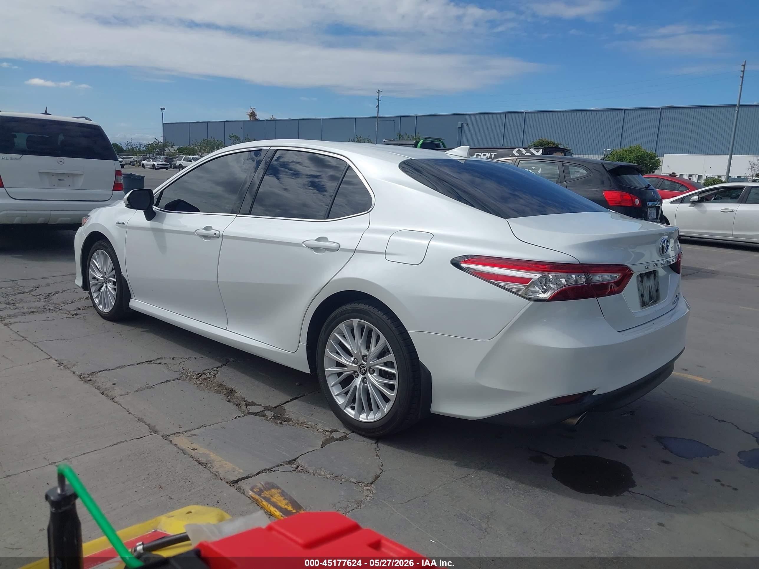 2020 Toyota Camry Xle Hybrid White vin: 4T1F31AK9LU540379