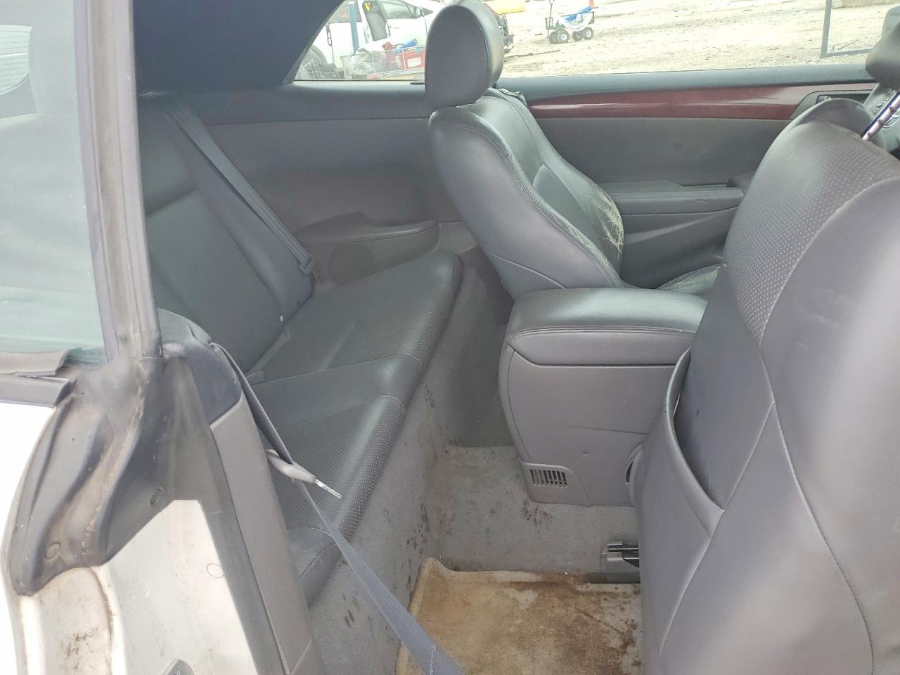 2004 Toyota Camry Solara Sle V6 White vin: 4T1FA38P04U034816