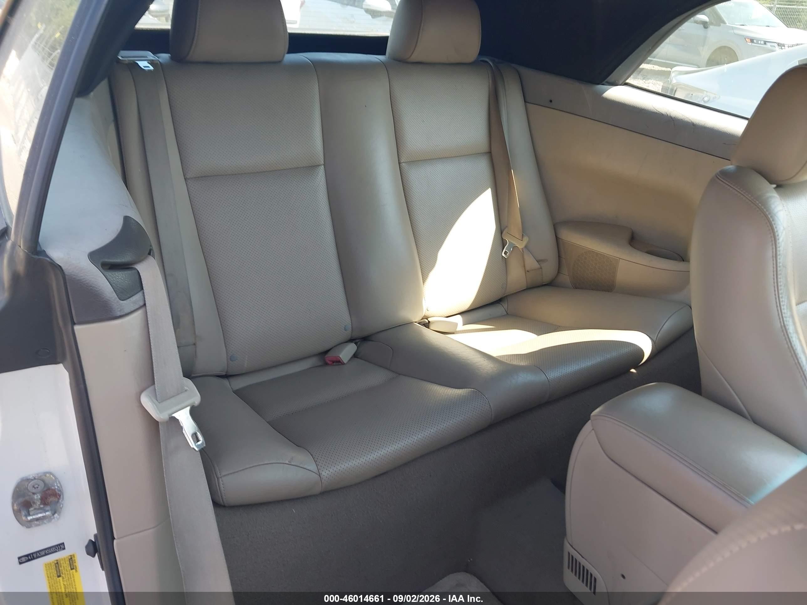 2005 Toyota Camry Solara Sle White vin: 4T1FA38PX5U053116
