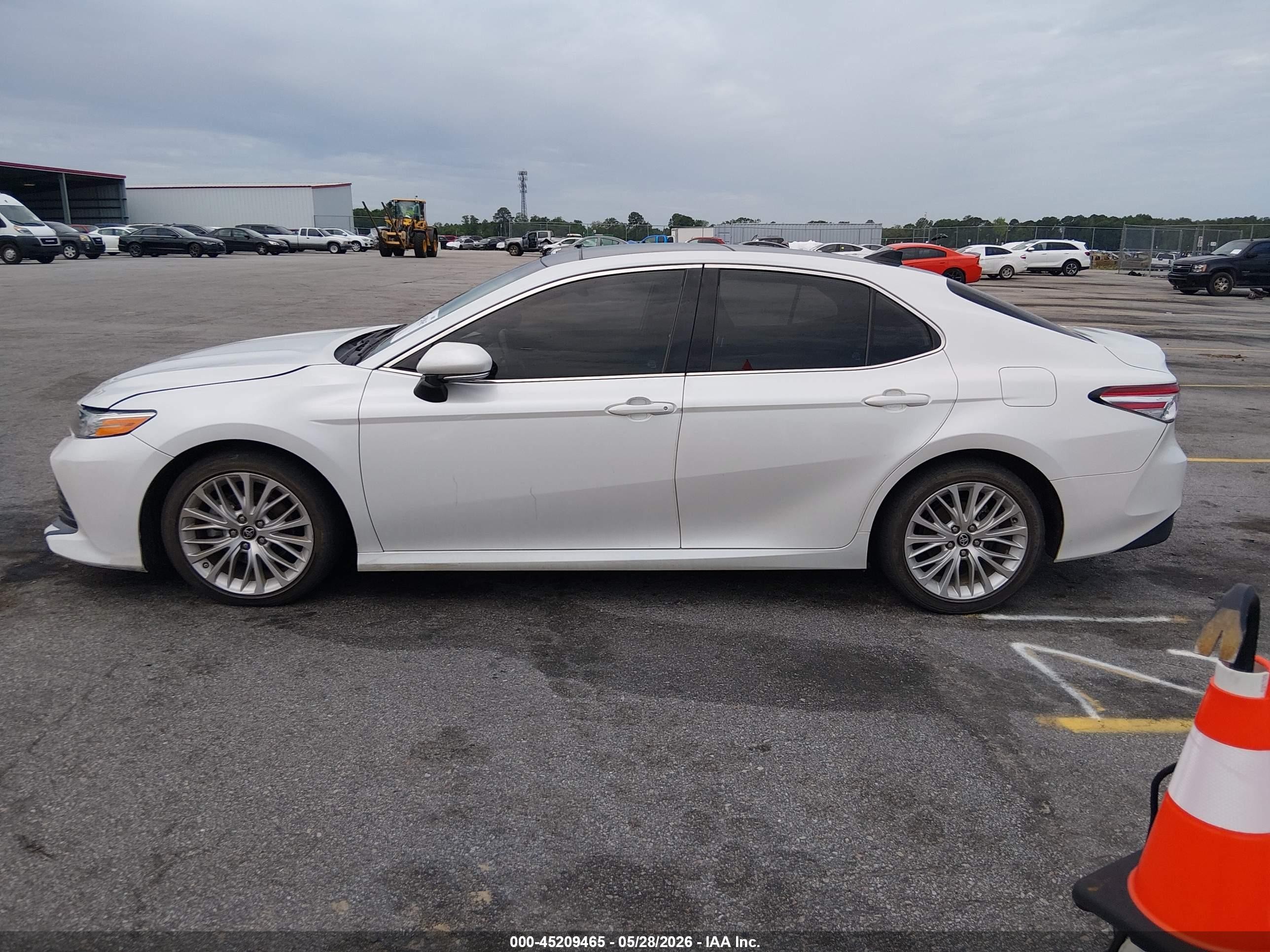 2020 Toyota Camry Xle V6 White vin: 4T1FZ1AK9LU034467