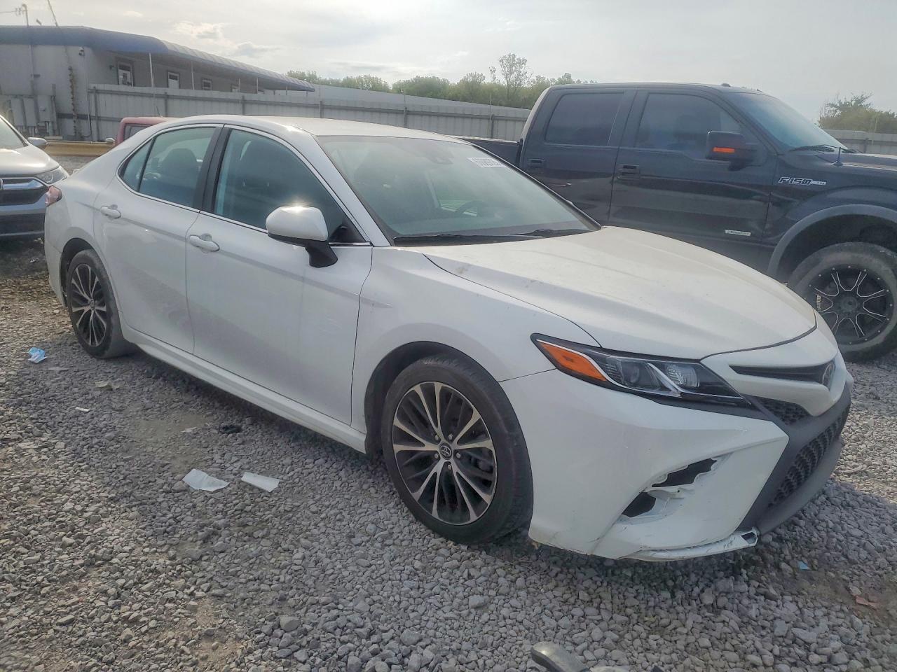 2020 Toyota Camry Se White vin: 4T1G11AK1LU890342