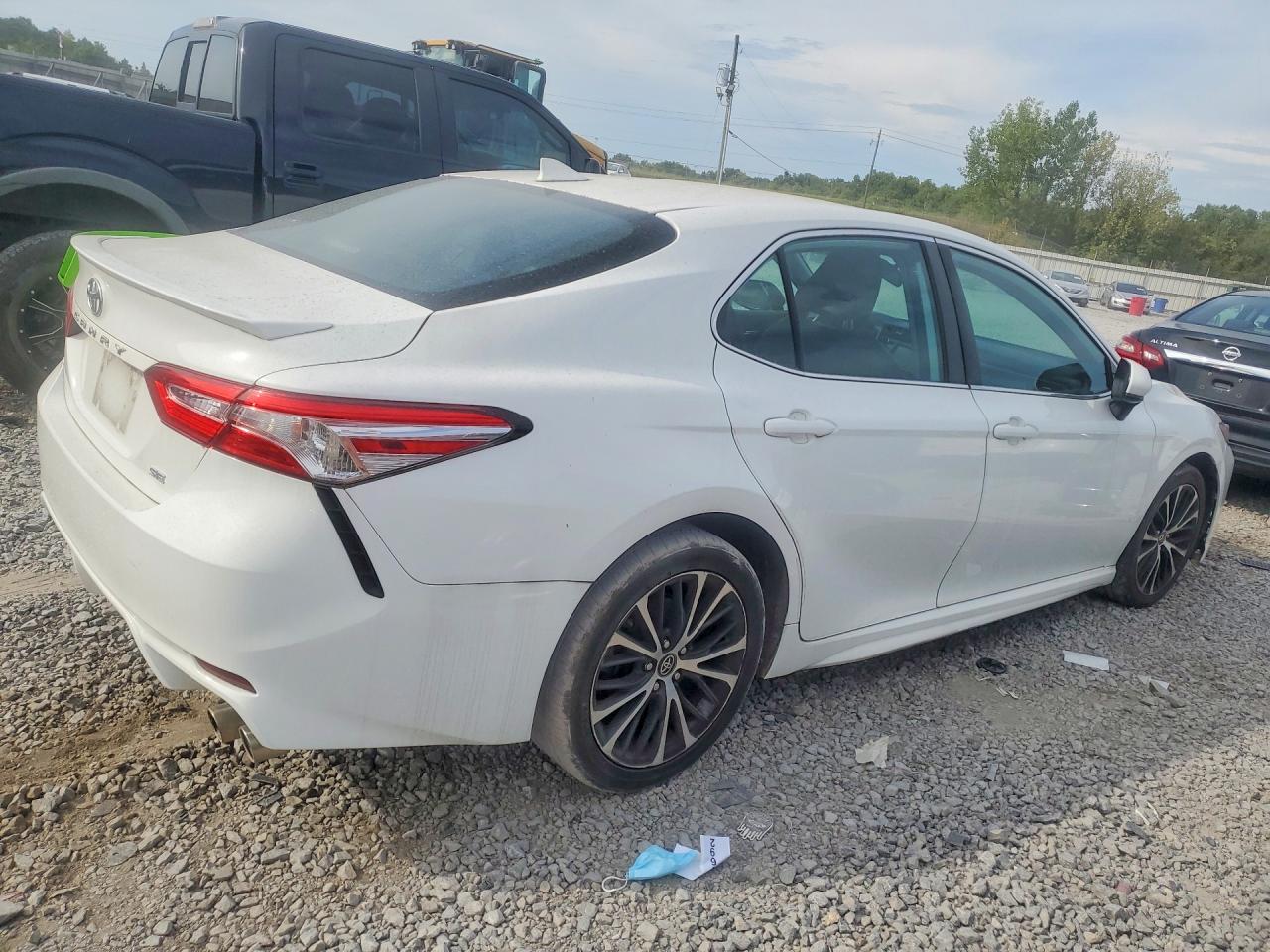 2020 Toyota Camry Se White vin: 4T1G11AK1LU890342