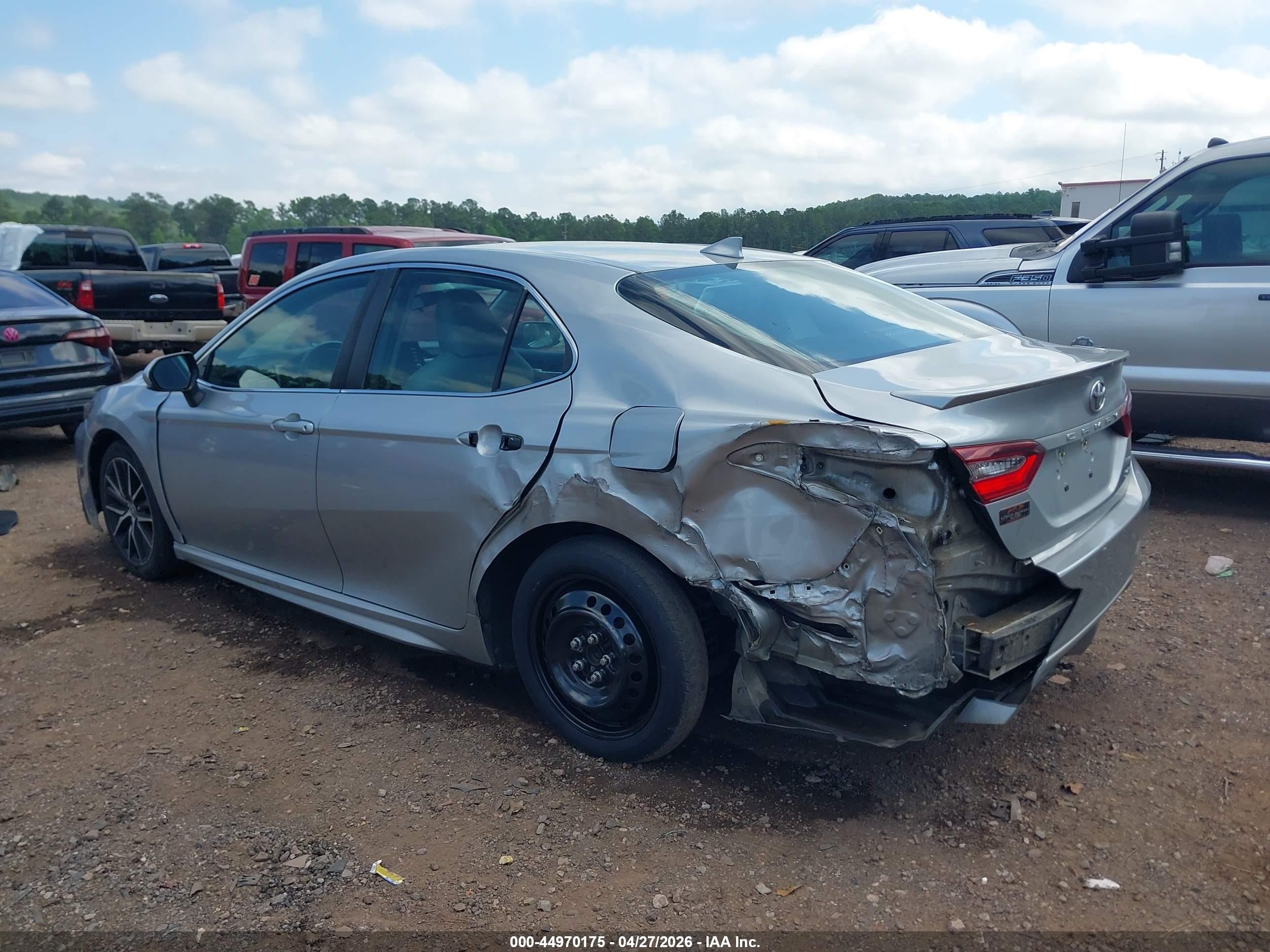 2021 Toyota Camry Se Серебряный vin: 4T1G11AK2MU530112
