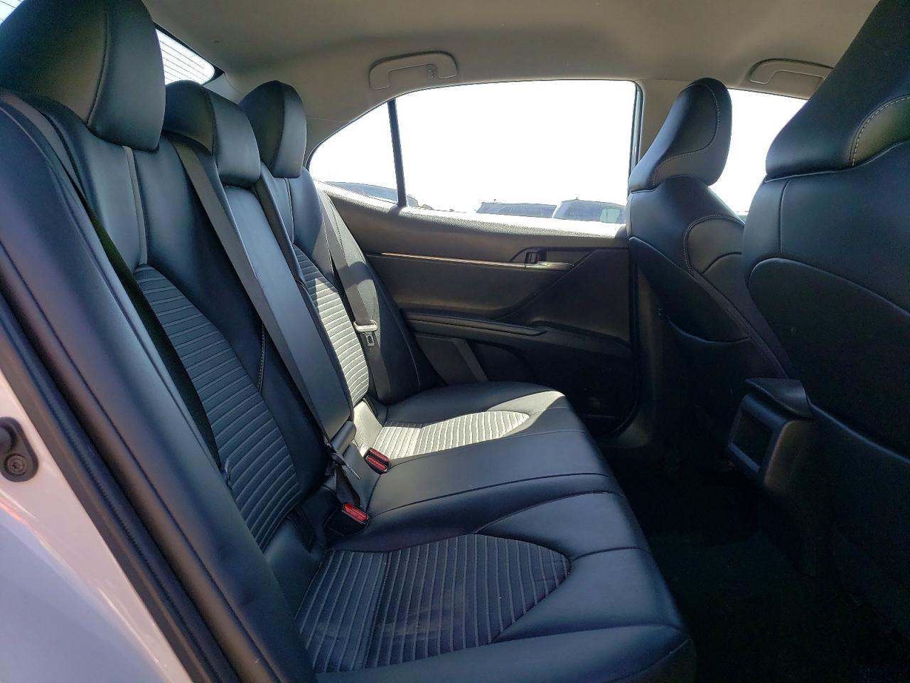 2022 Toyota Camry Se Серебряный vin: 4T1G11AK2NU038357