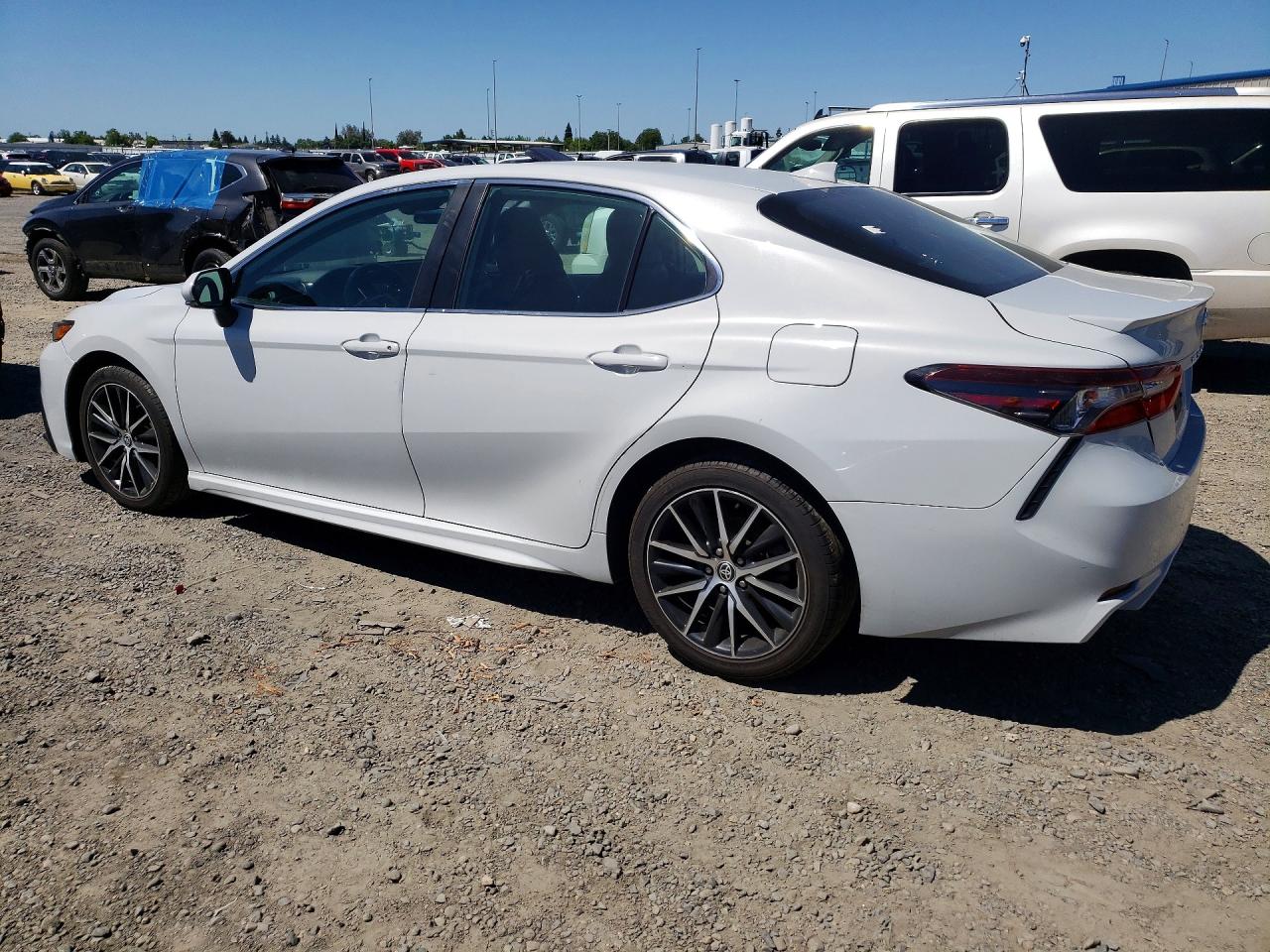 2022 Toyota Camry Se Серебряный vin: 4T1G11AK2NU038357