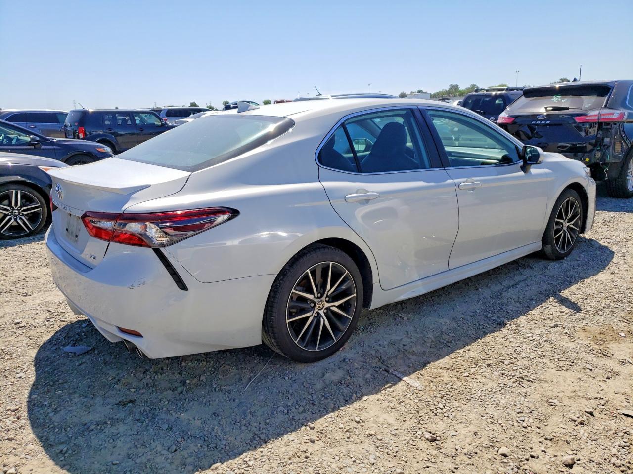 2022 Toyota Camry Se Серебряный vin: 4T1G11AK2NU038357