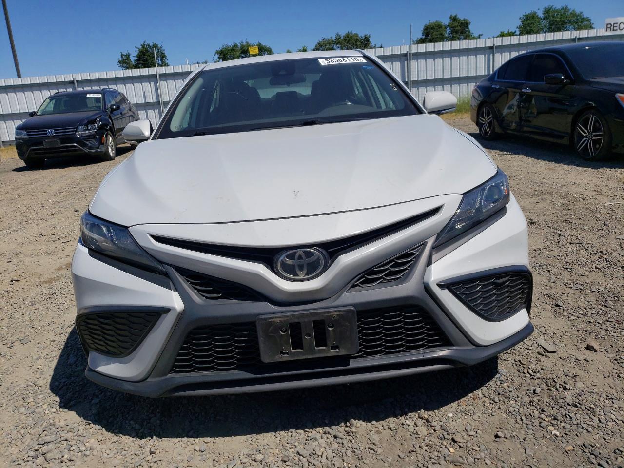 2022 Toyota Camry Se Серебряный vin: 4T1G11AK2NU038357
