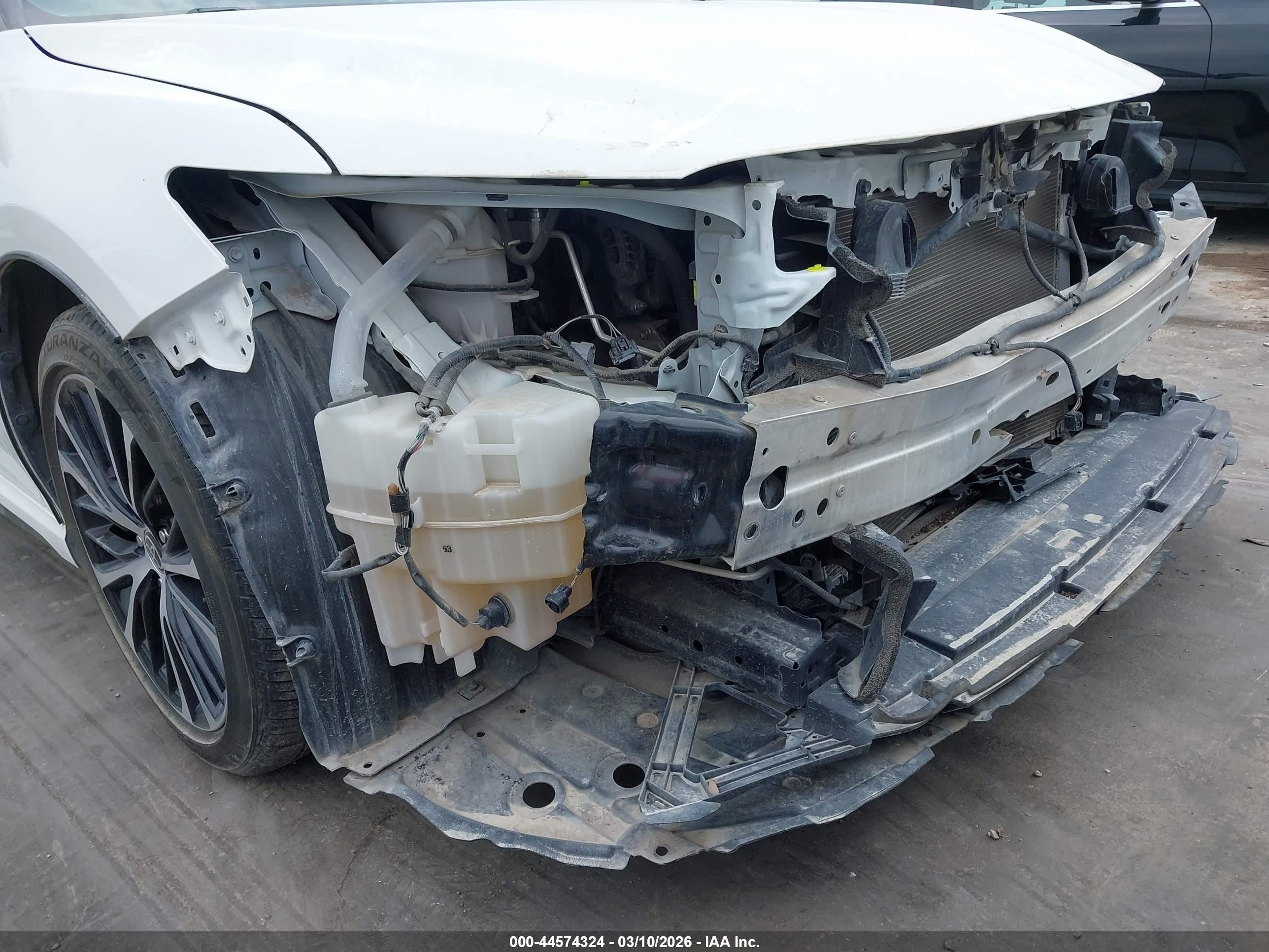 2020 Toyota Camry Se White vin: 4T1G11AK3LU384902