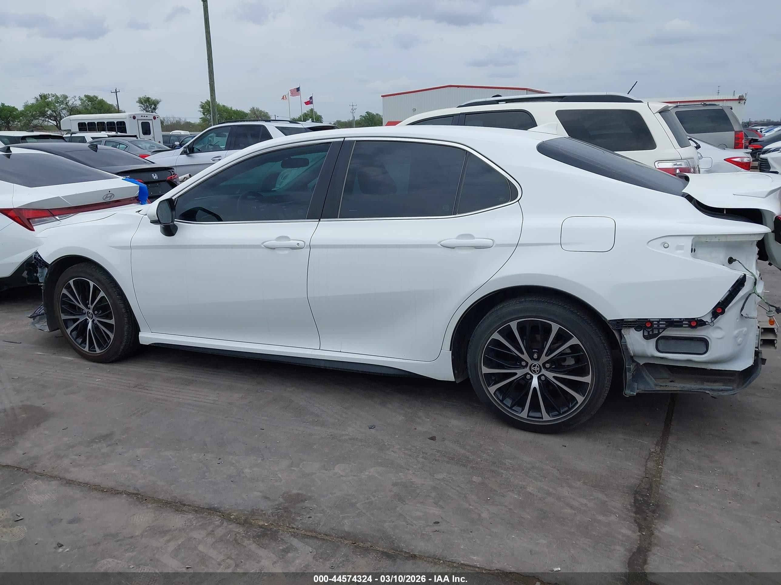 2020 Toyota Camry Se White vin: 4T1G11AK3LU384902