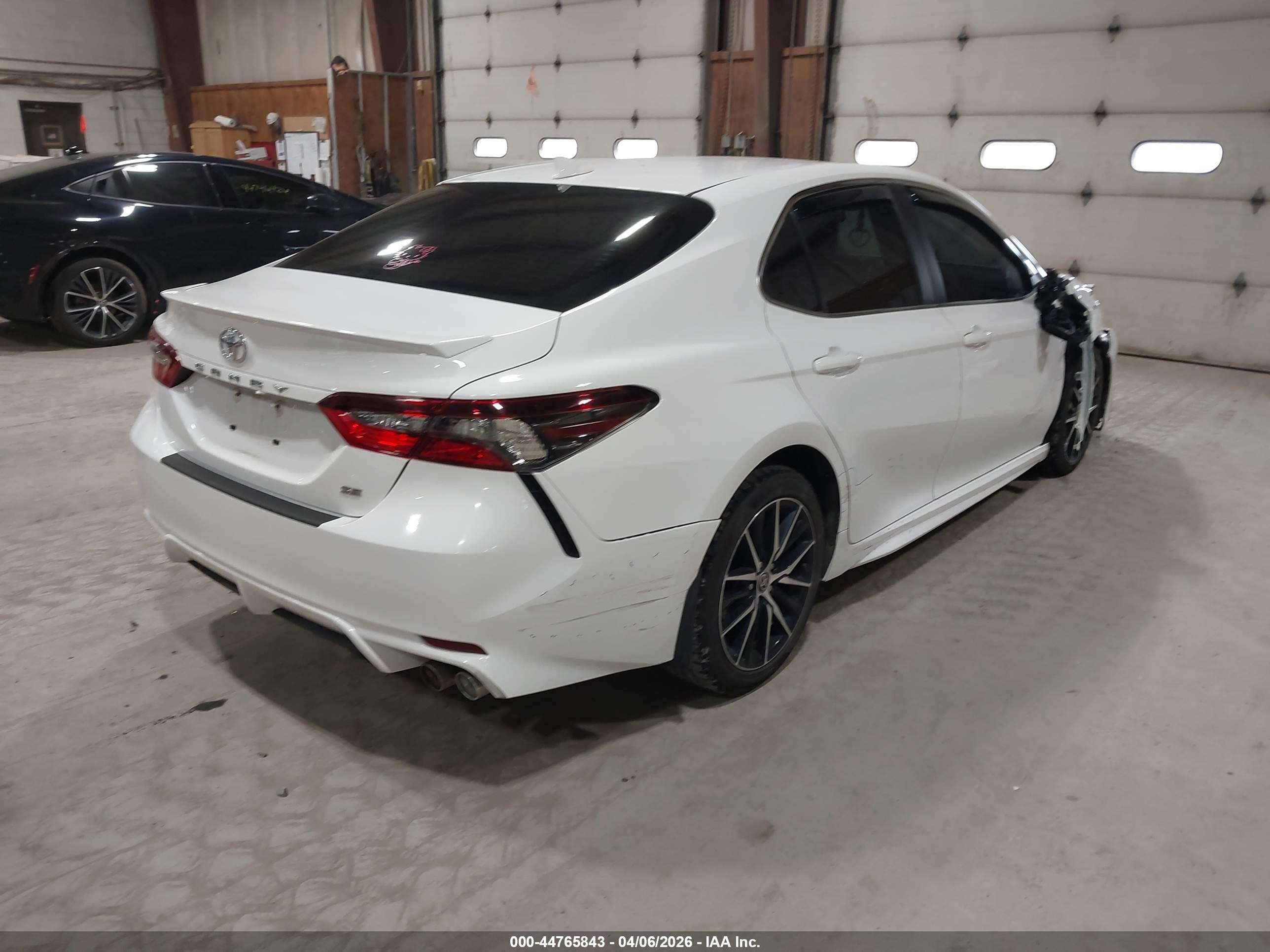 2021 Toyota Camry Se White vin: 4T1G11AK3MU421674