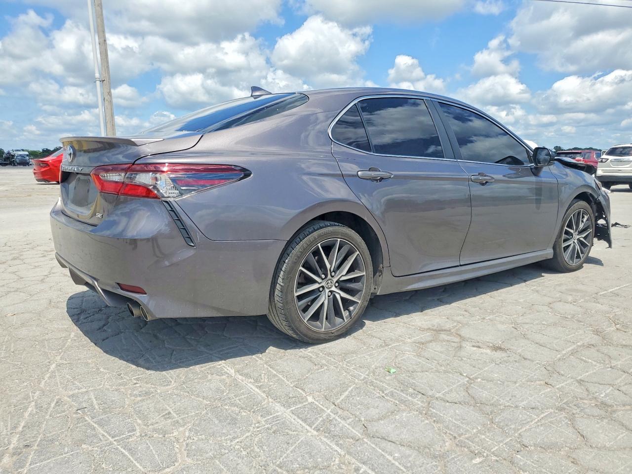 2021 Toyota Camry Se Gray vin: 4T1G11AK3MU460698