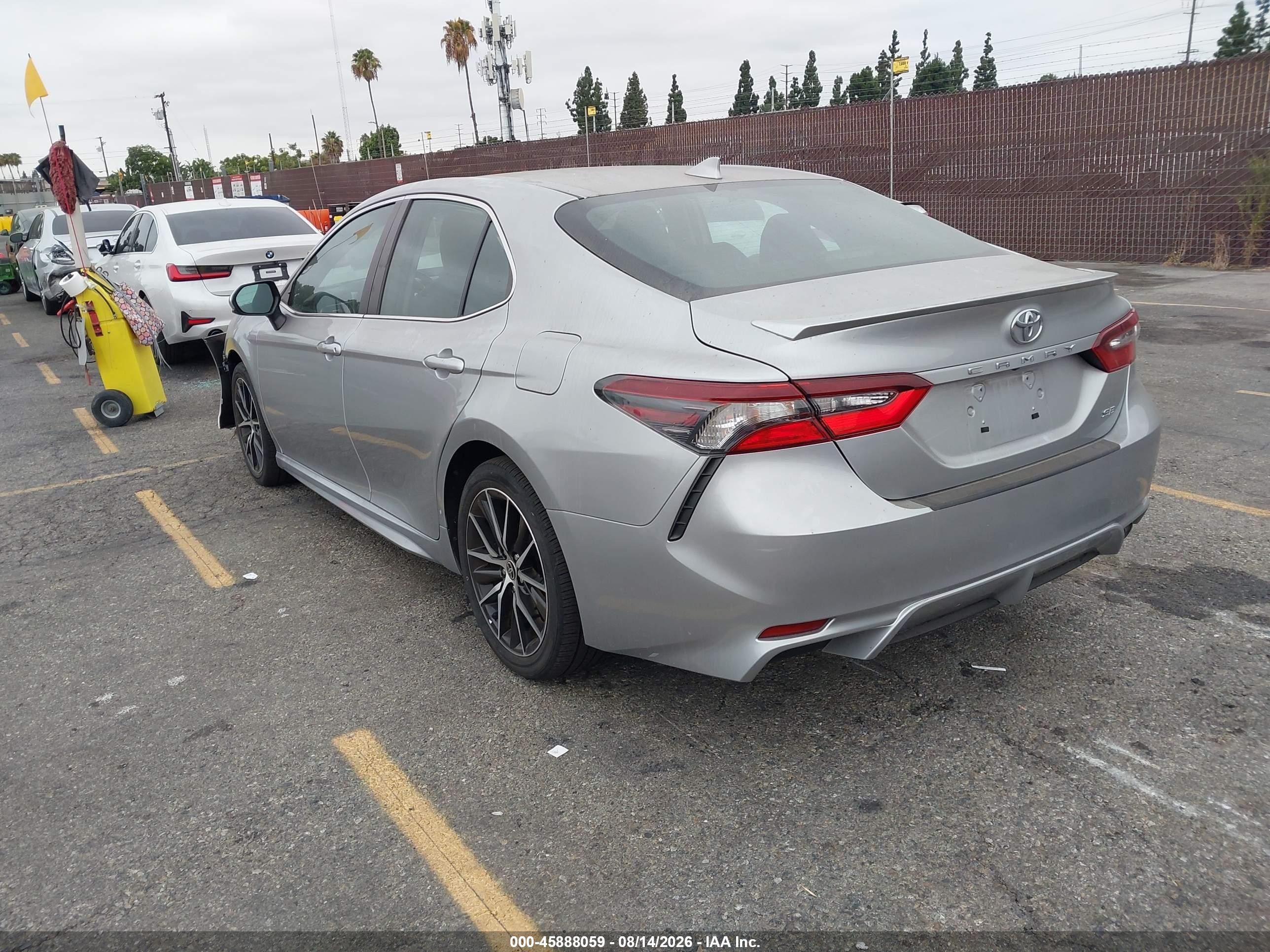 2021 Toyota Camry Se/se Night Shade Silver vin: 4T1G11AK3MU558565