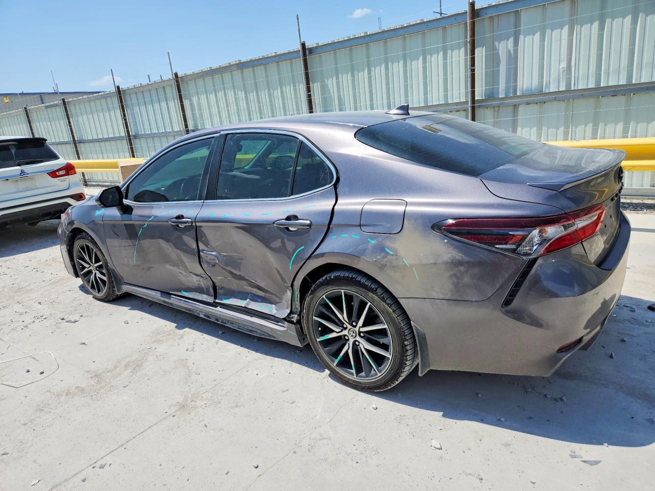 2022 Toyota Camry Se Gray vin: 4T1G11AK3NU638577