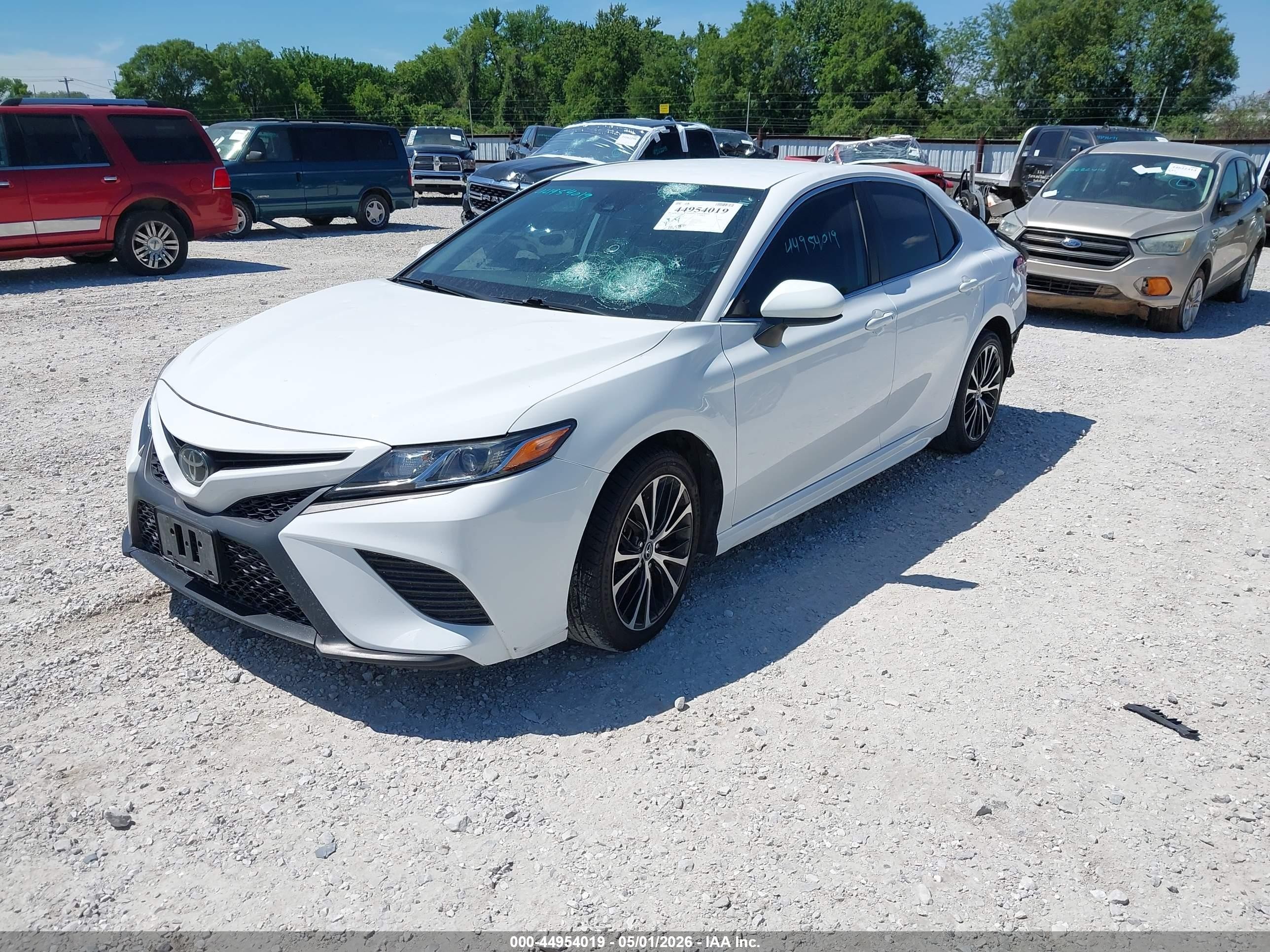2020 Toyota Camry Se Белый vin: 4T1G11AK4LU943874