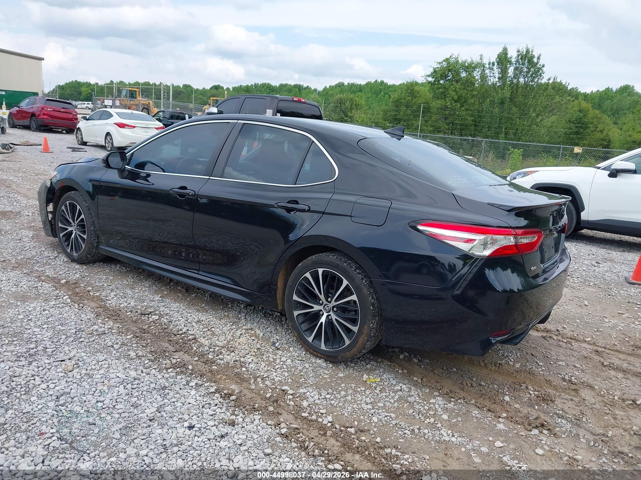 2020 Toyota Camry Se Черный vin: 4T1G11AK5LU873575