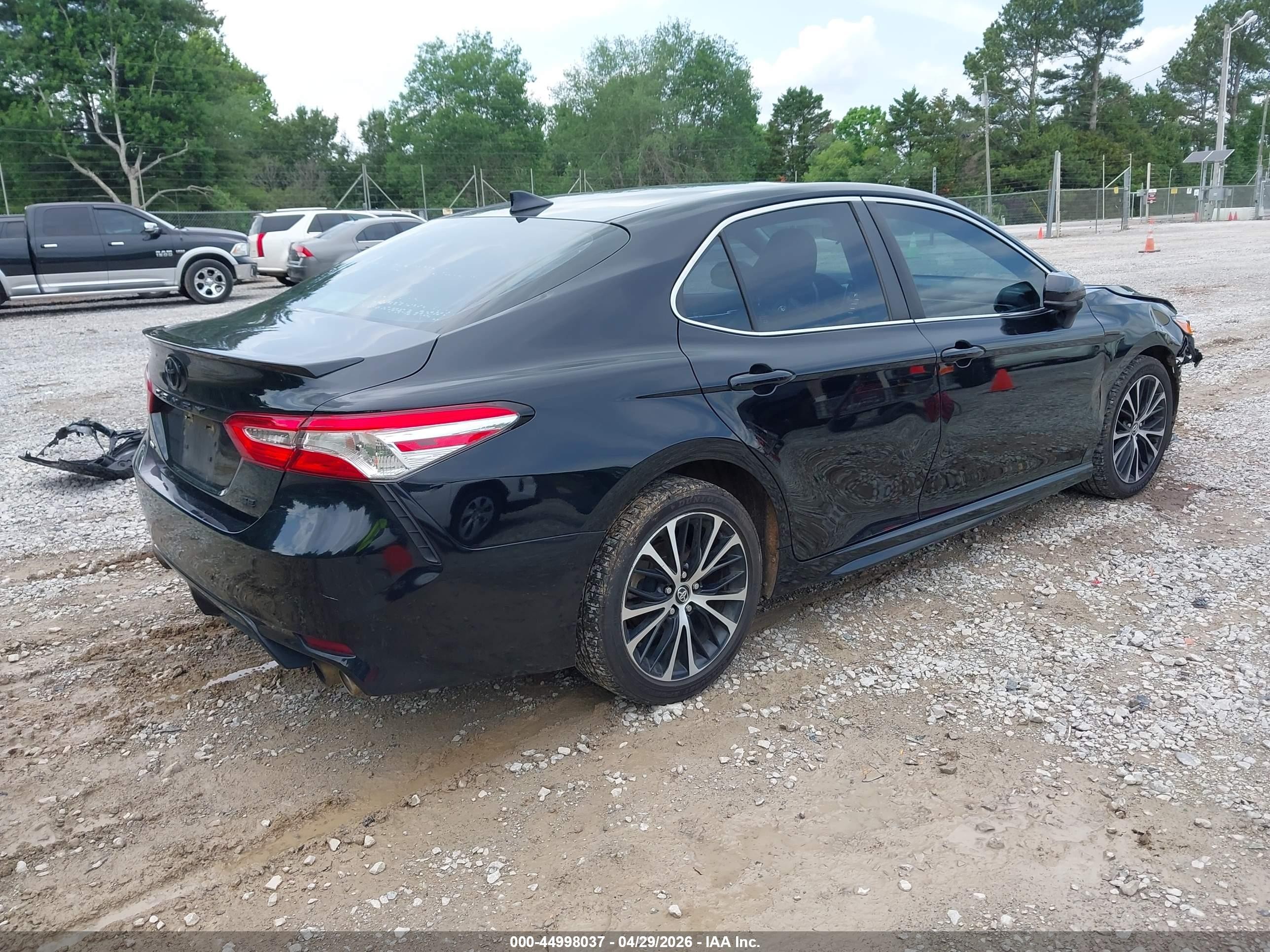 2020 Toyota Camry Se Черный vin: 4T1G11AK5LU873575