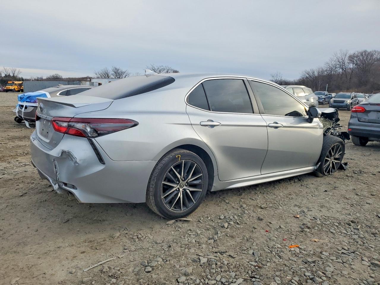 2022 Toyota Camry Se Серебряный vin: 4T1G11AK5NU636975