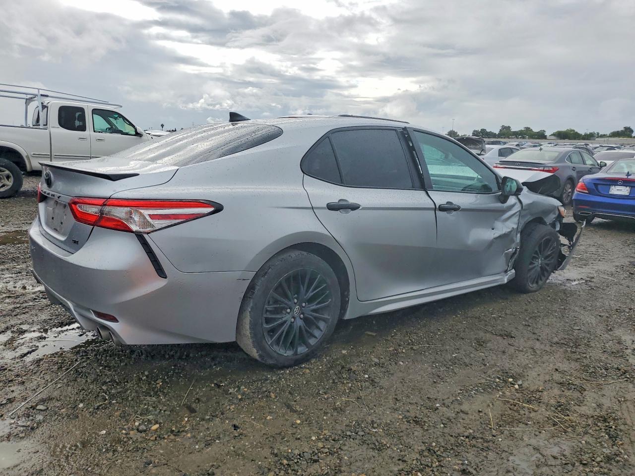 2020 Toyota Camry Se Nightshade Серебряный vin: 4T1G11AK6LU340375