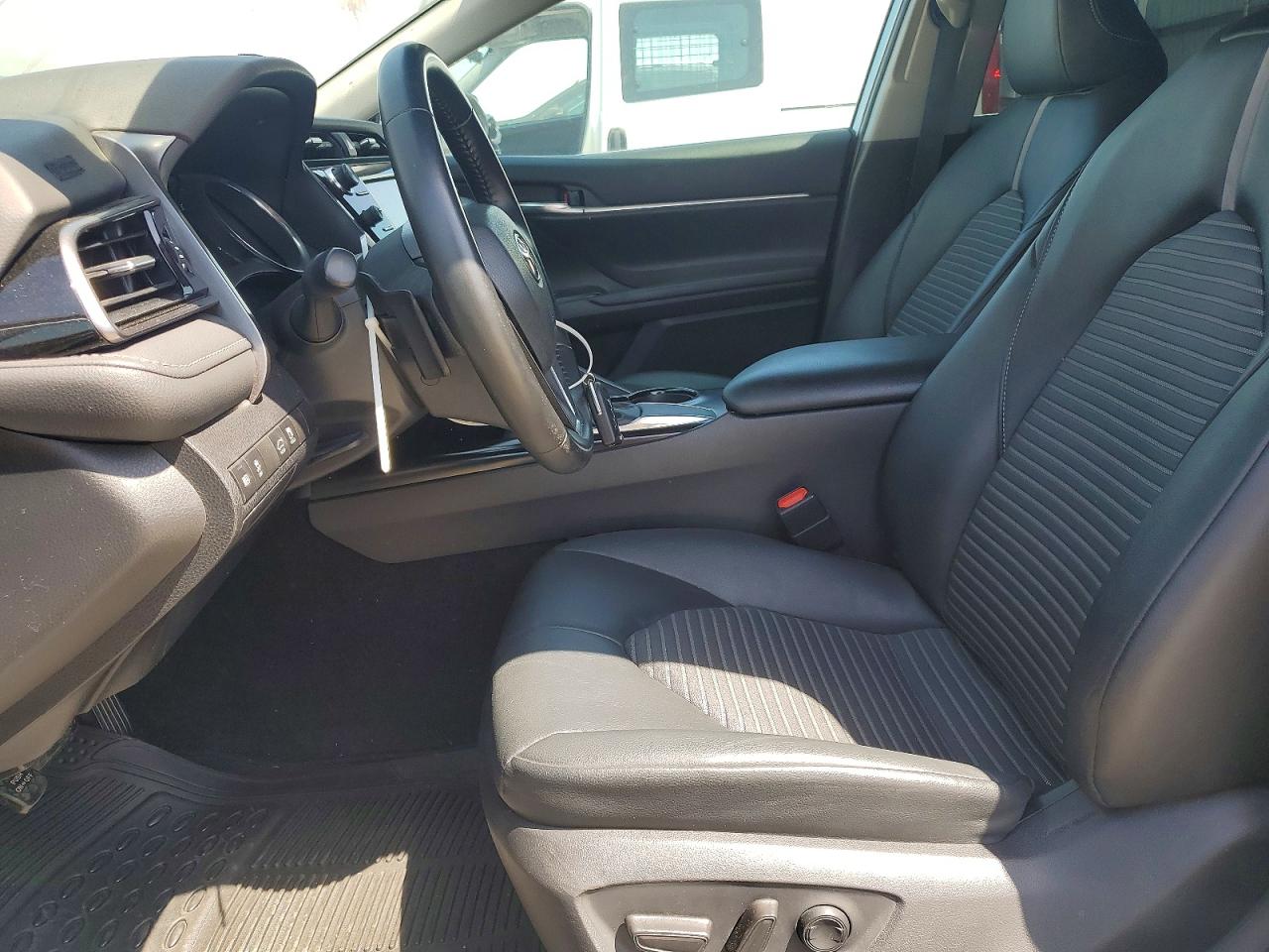 2020 Toyota Camry Se Серебряный vin: 4T1G11AK8LU867737