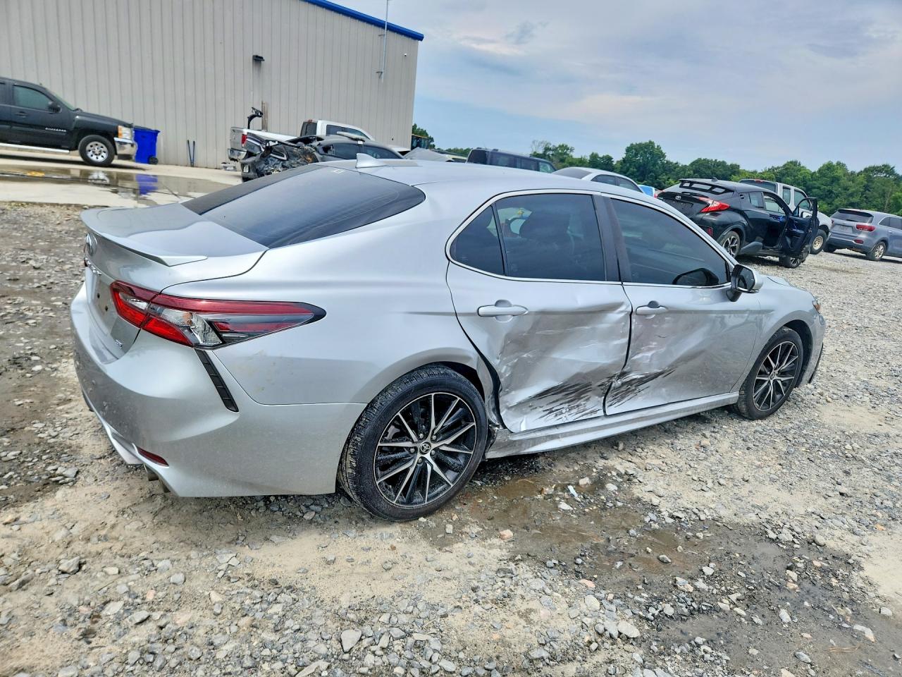 2022 Toyota Camry Se Silver vin: 4T1G11AK9NU690294