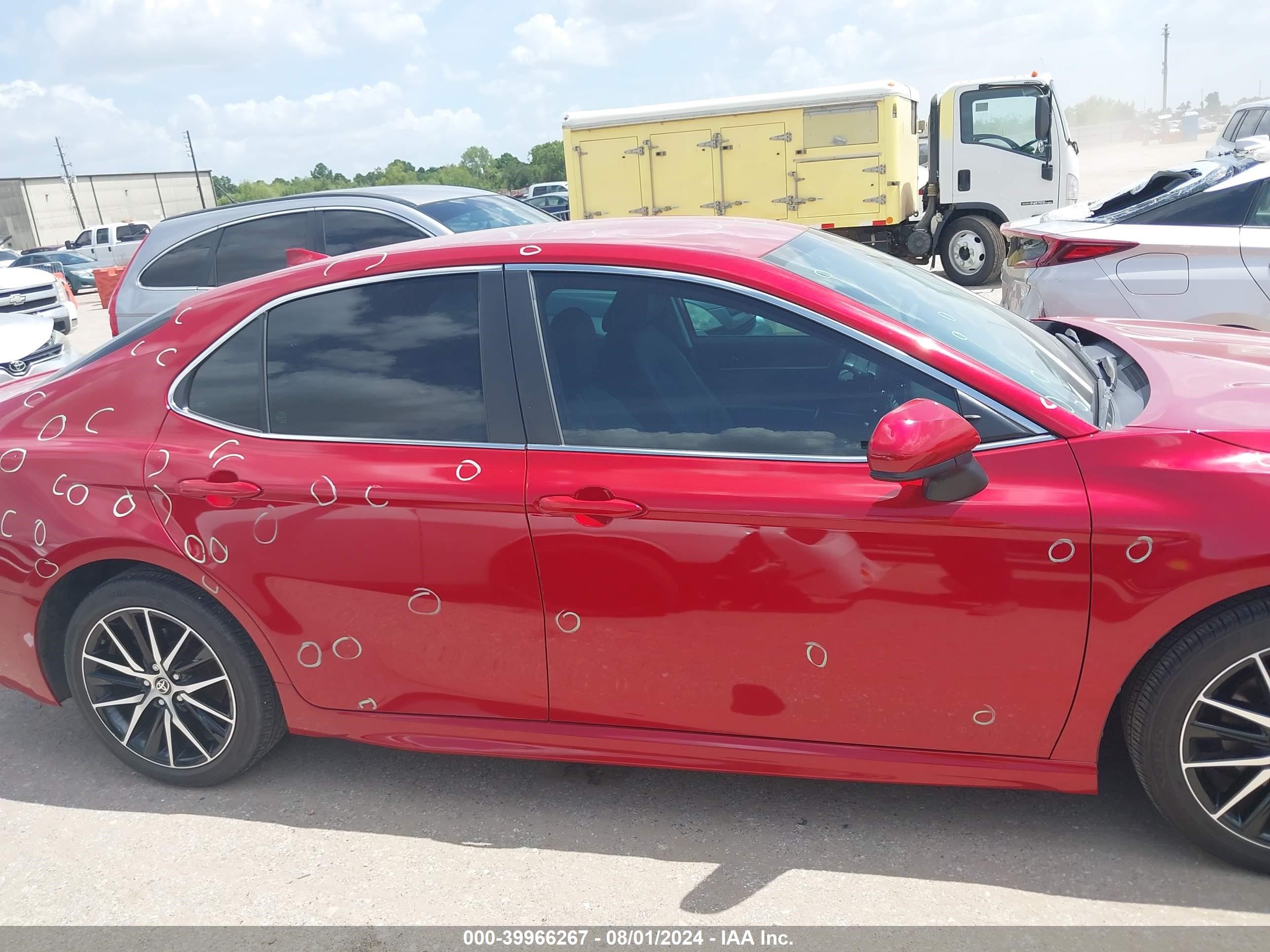 Price & History 2021 Toyota Camry Se 2.5l I-4 Di, Dohc, Vvt, 203hp