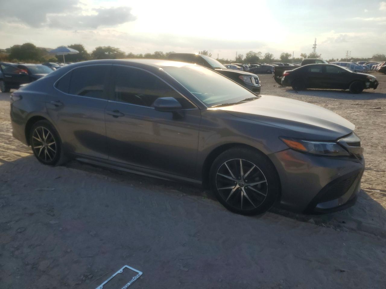 2021 Toyota Camry Se Gray vin: 4T1G11AKXMU614307