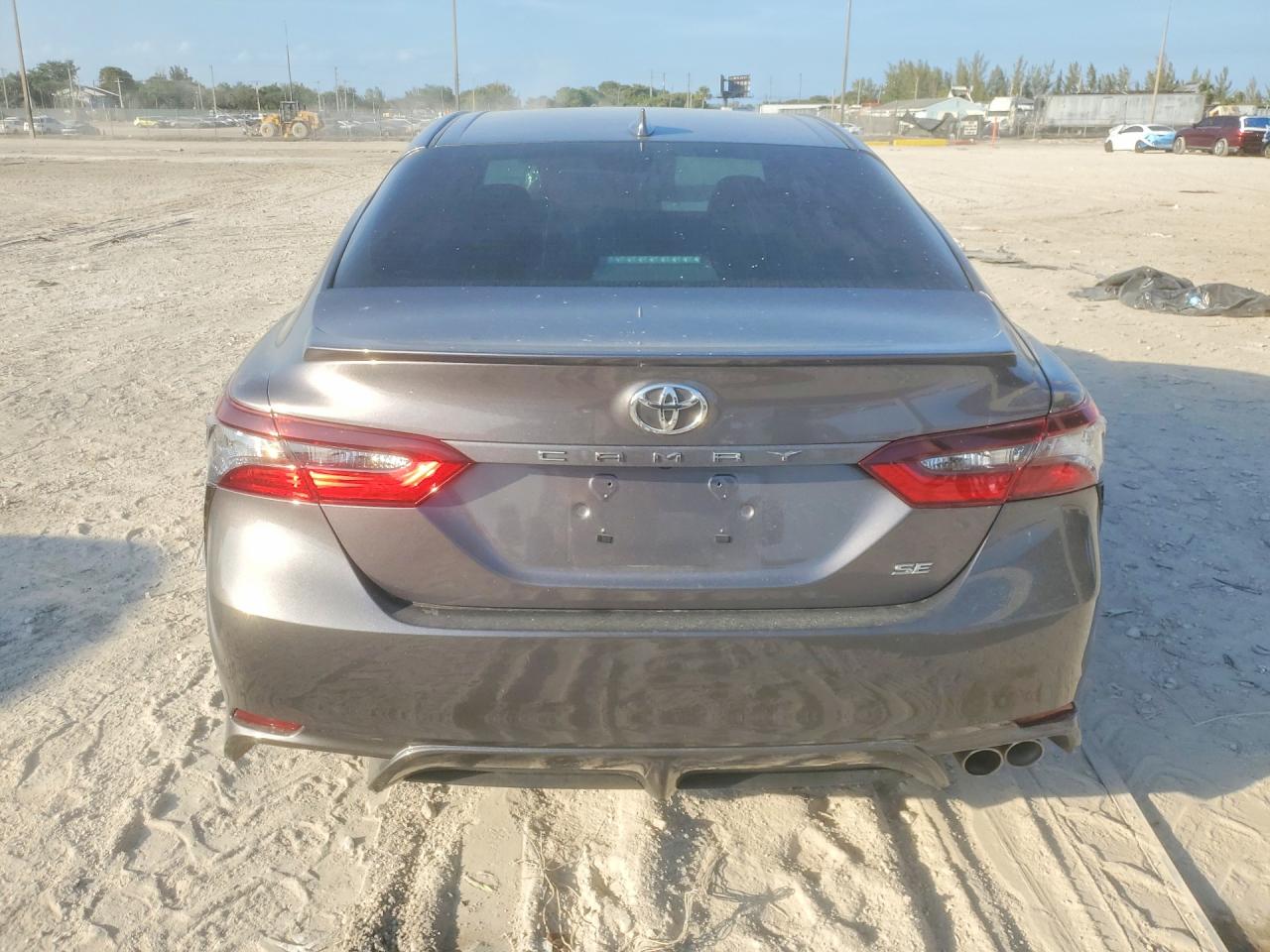 2021 Toyota Camry Se Gray vin: 4T1G11AKXMU614307