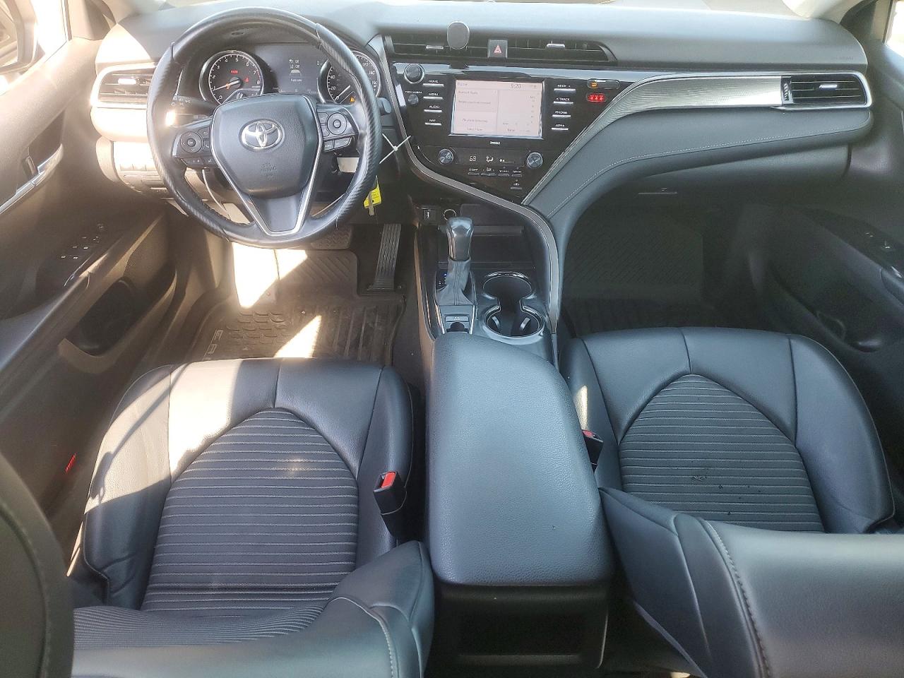 2020 Toyt Camry Hybr Silver vin: 4T1G11BK4LU012693