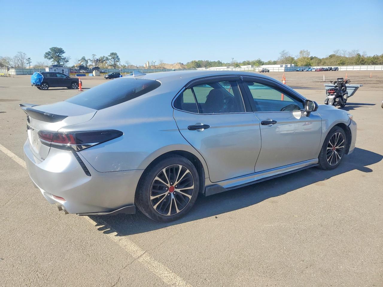 2020 Toyt Camry Hybr Silver vin: 4T1G11BK4LU012693