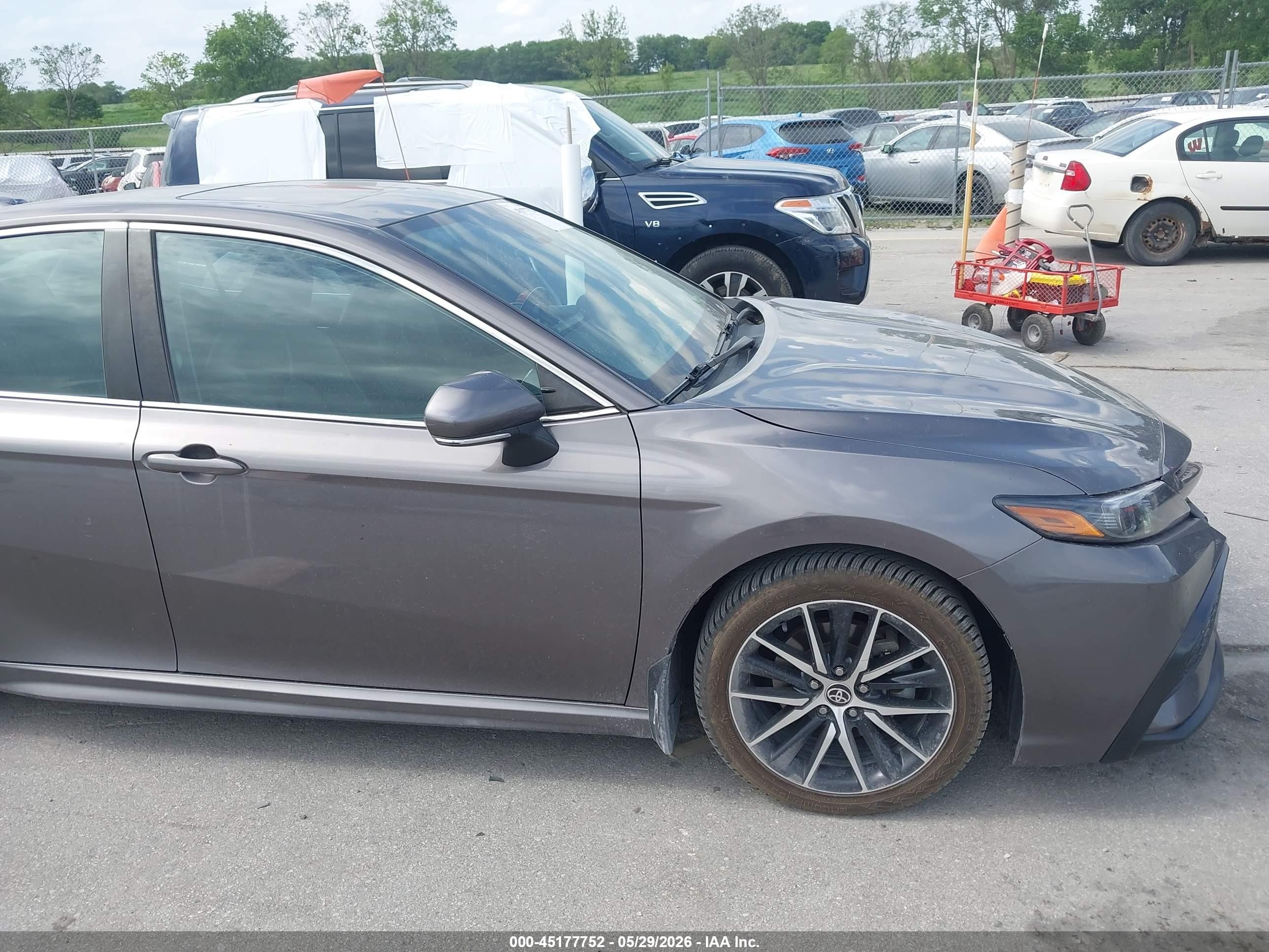 2021 Toyota Camry Se Awd Золотой vin: 4T1G11BK5MU035952