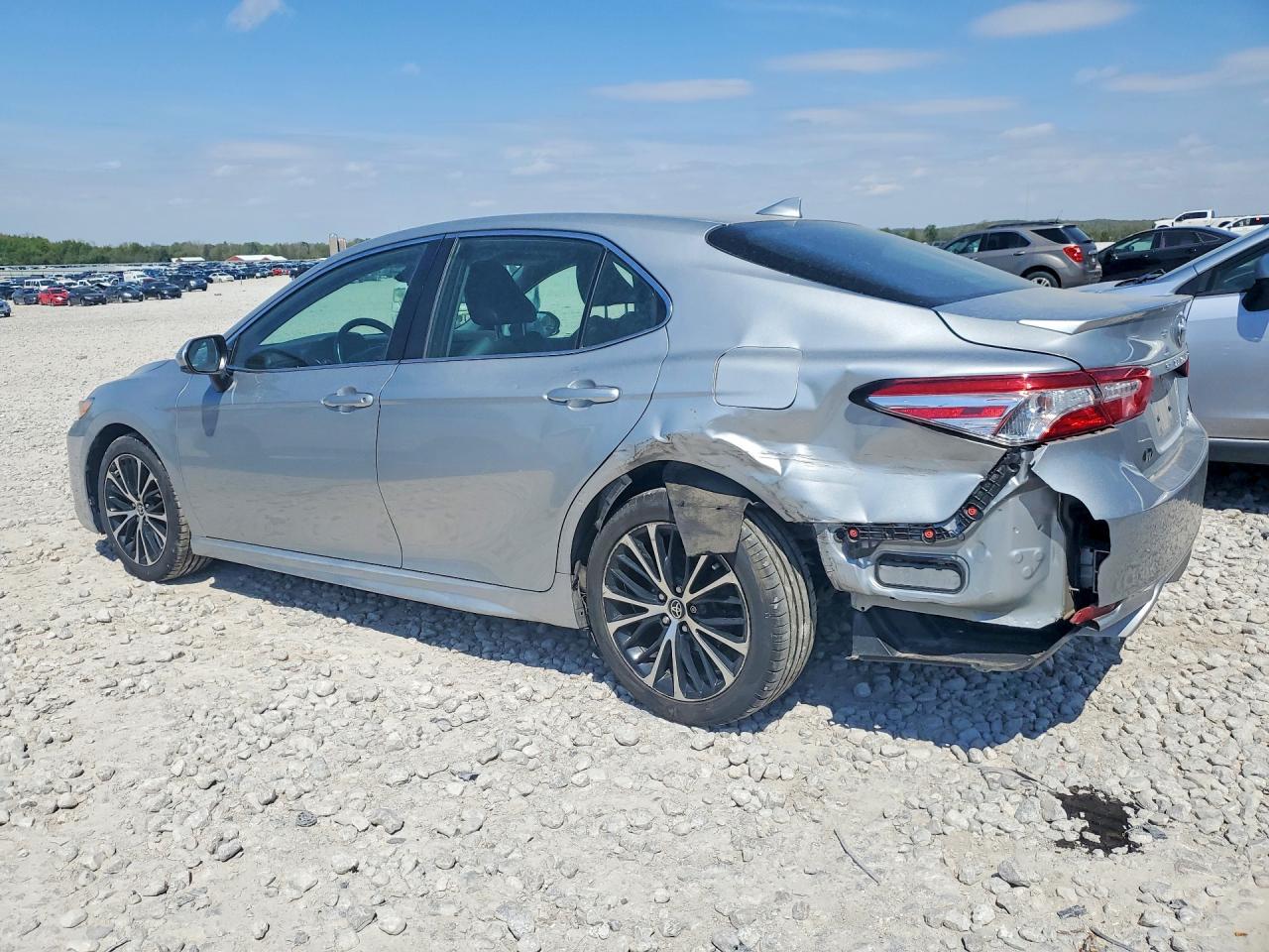 2020 Toyota Camry Se Silver vin: 4T1G11BK6LU004918