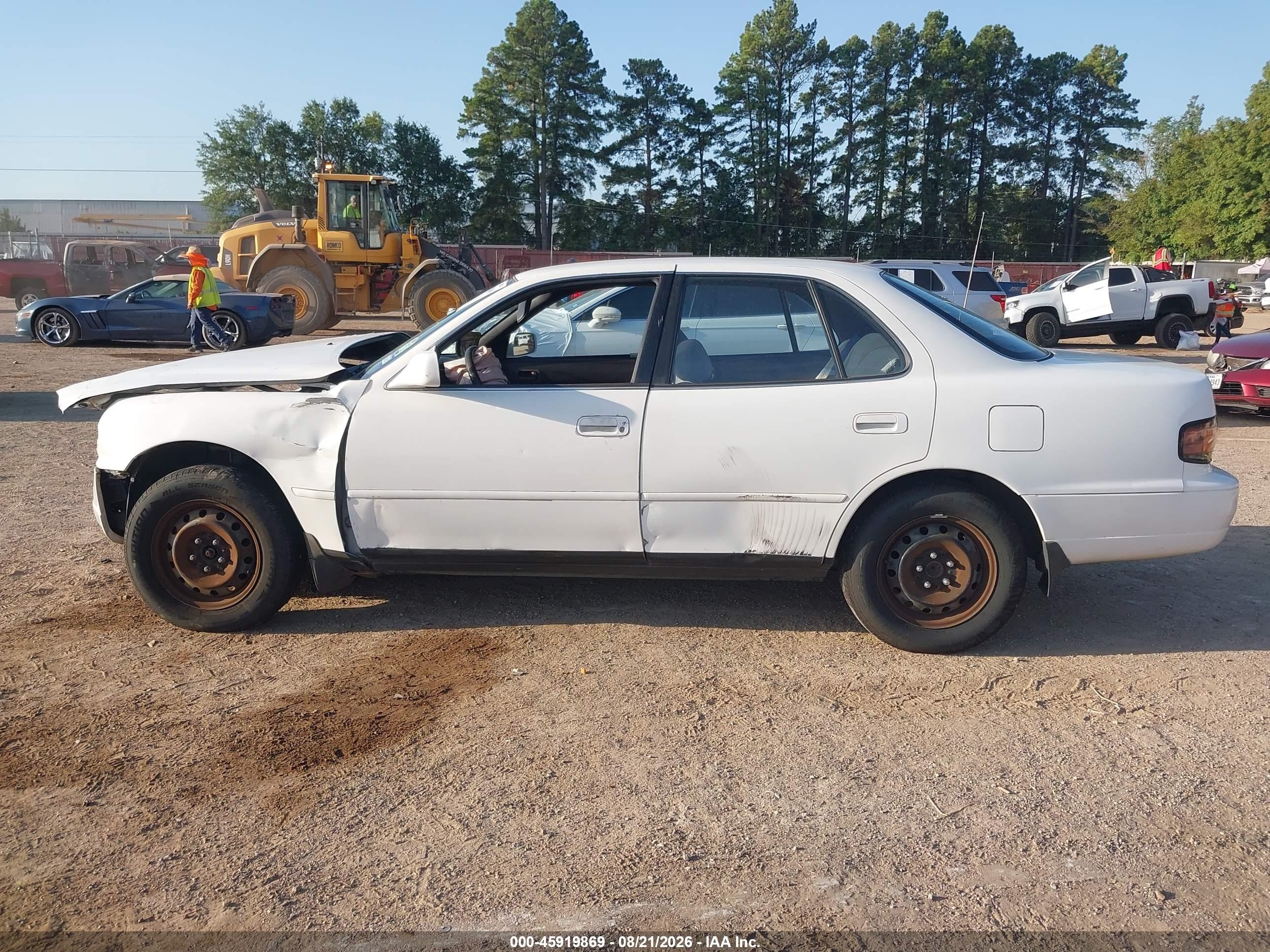 1994 Toyota Camry Le White vin: 4T1GK12E2RU852438