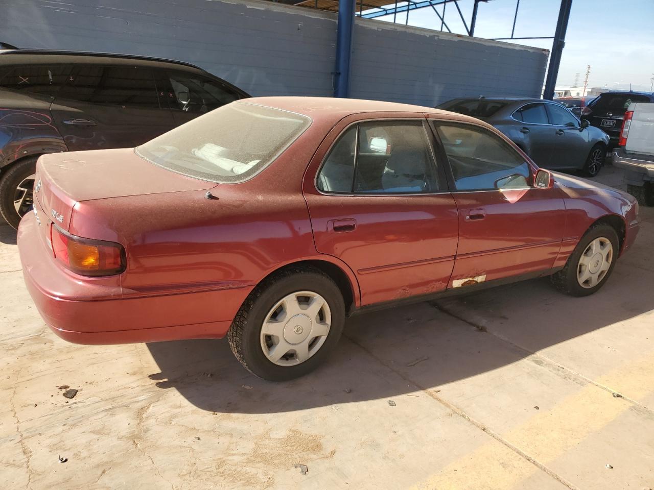 1995 Toyota Camry Le Red vin: 4T1GK12E2SU109106