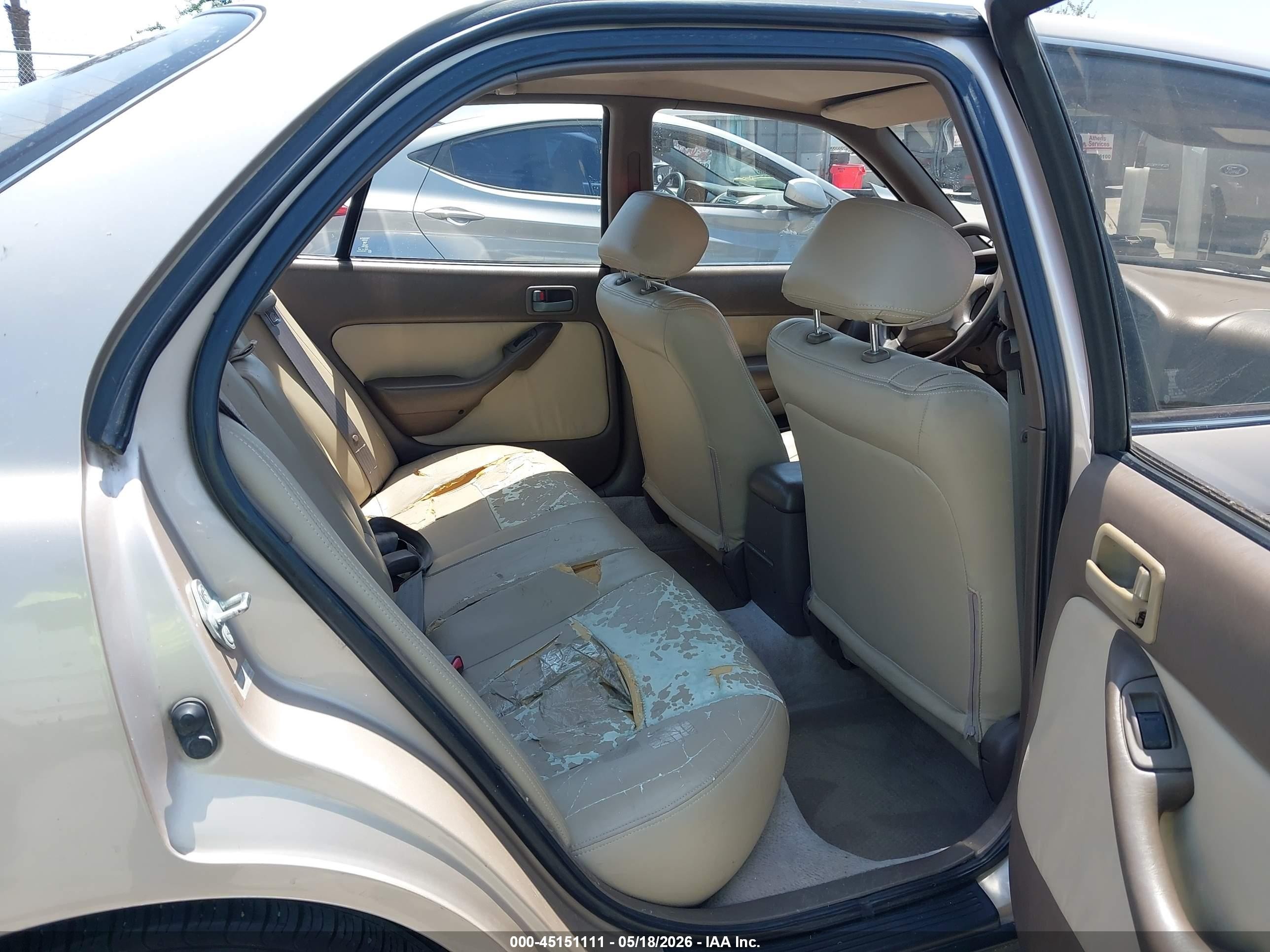 1994 Toyota Camry Le Gold vin: 4T1GK12E5RU020947