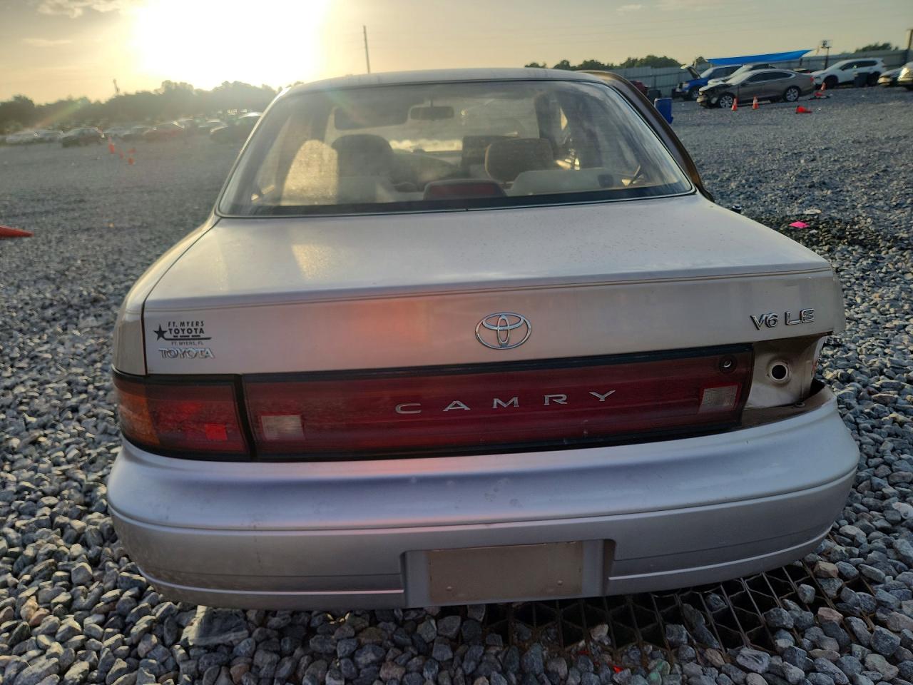 1994 Toyota Camry Le Желто-коричневый vin: 4T1GK12E8RU048824