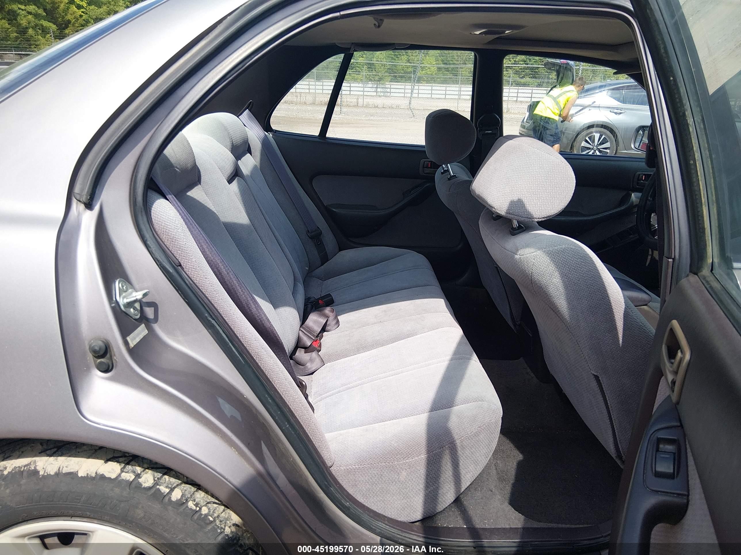1995 Toyota Camry Le Silver vin: 4T1GK12EXSU079210