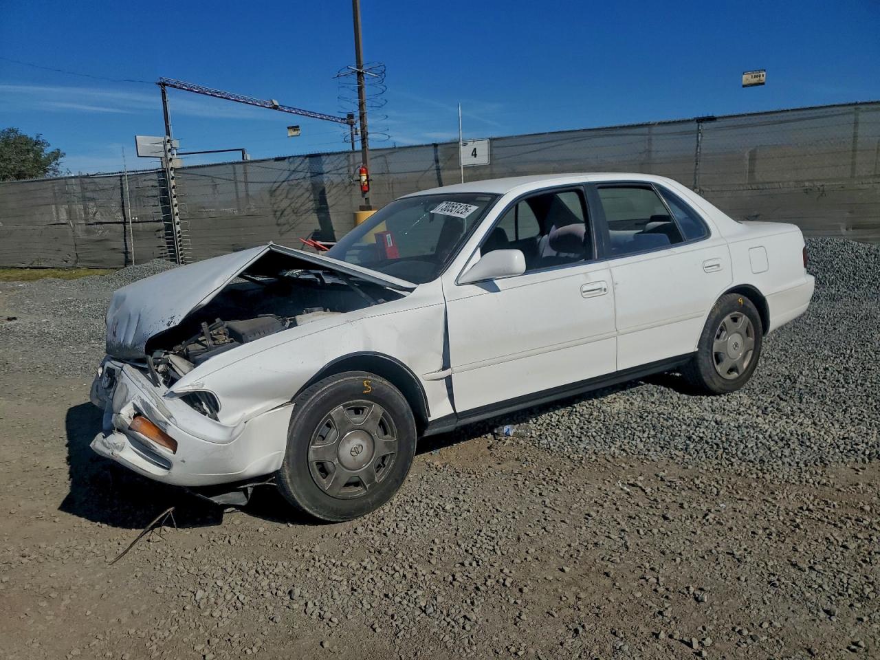 1995 Toyota Camry Le White vin: 4T1GK12EXSU097805