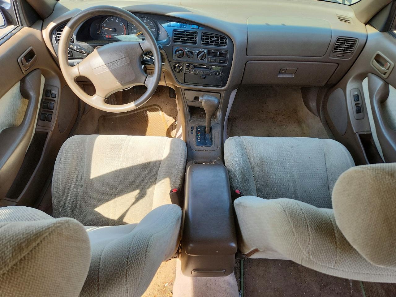 1994 Toyota Camry Le Green vin: 4T1GK12W7RU057149