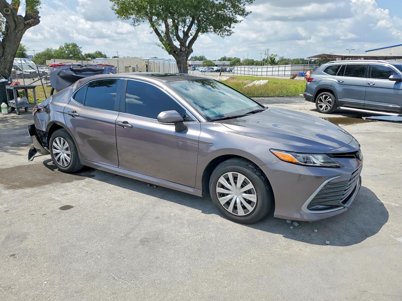 2024 Toyota Camry Le Серый vin: 4T1H31AK8RU077281