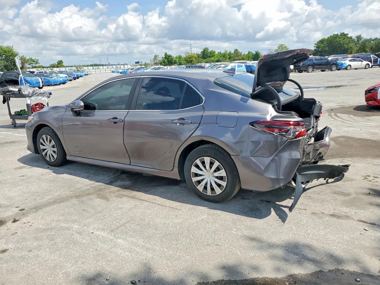 2024 Toyota Camry Le Серый vin: 4T1H31AK8RU077281