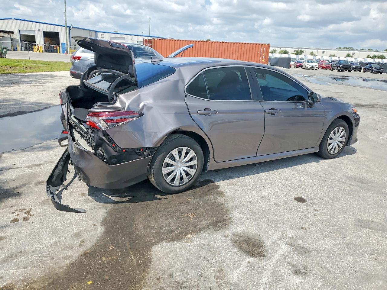 2024 Toyota Camry Le Серый vin: 4T1H31AK8RU077281