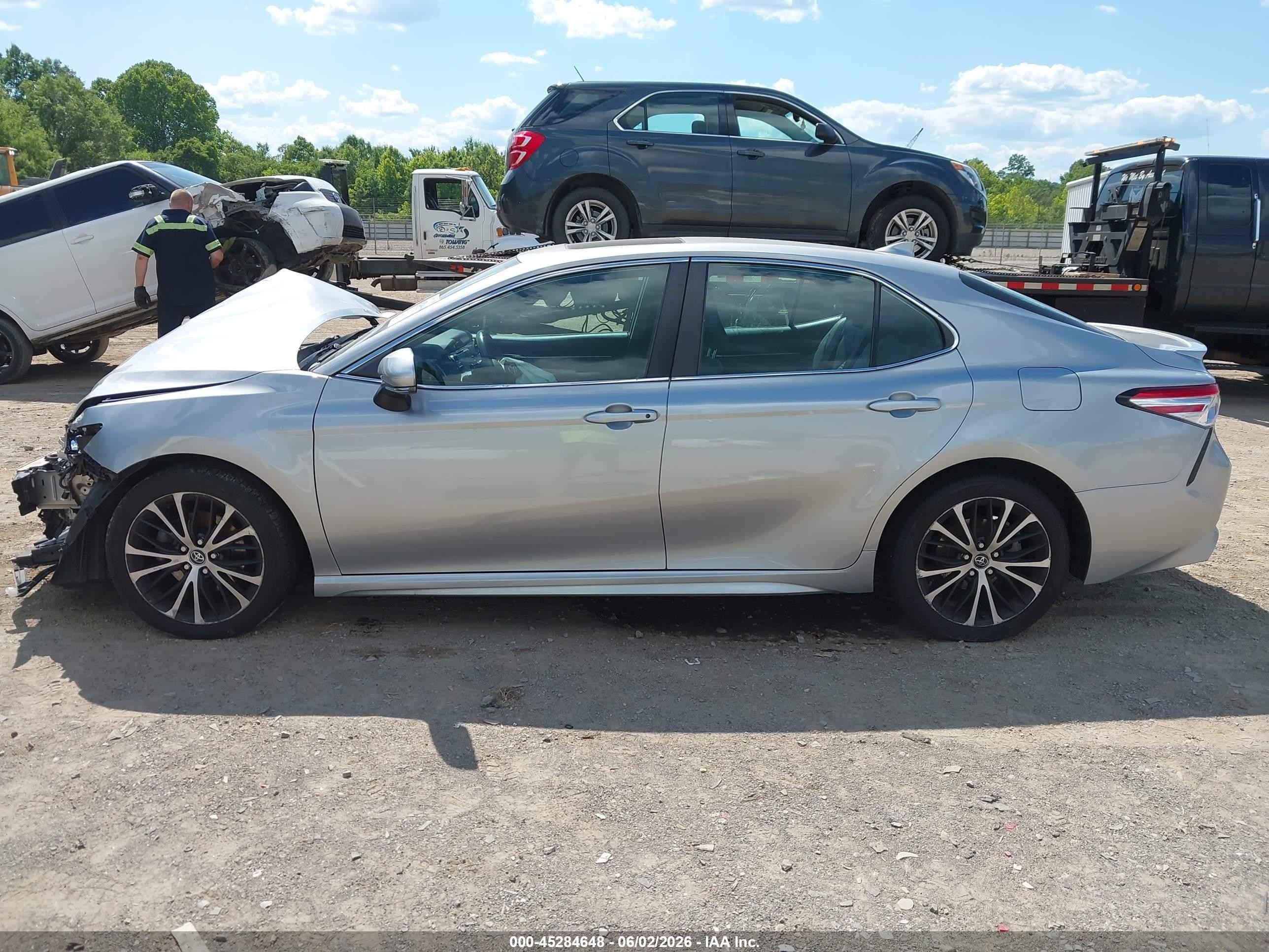 2020 Toyota Camry Se Silver vin: 4T1J11AK9LU858325