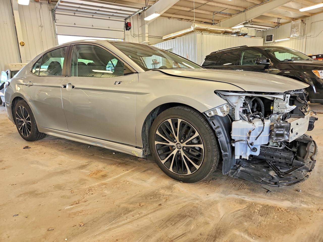 2020 Toyota Camry Se Silver vin: 4T1J11BK7LU004545