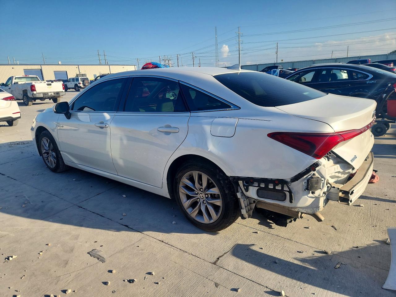 2021 Toyota Avalon Xle White vin: 4T1JA1AB0MU007838