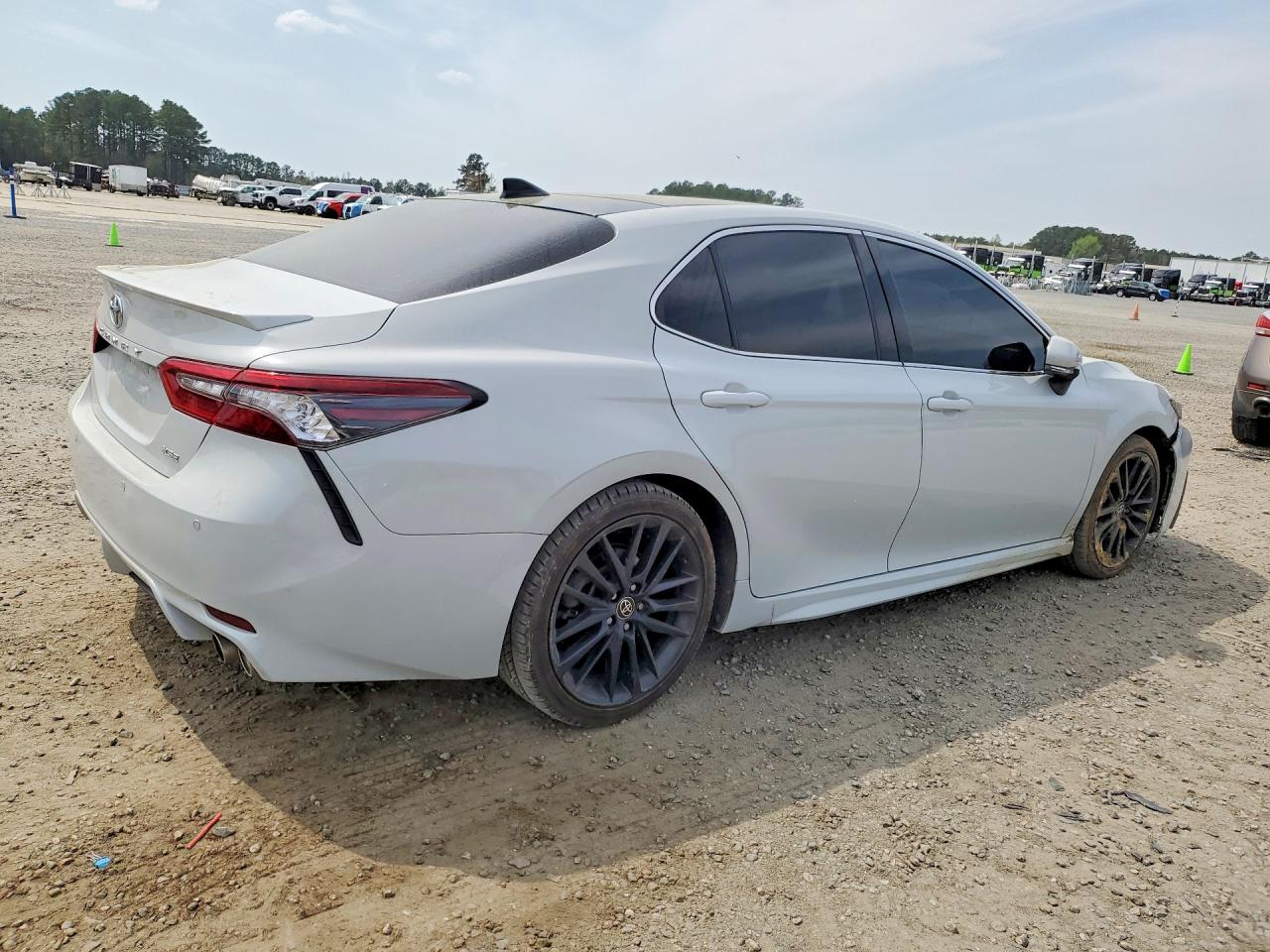 2022 Toyota Camry Xse V6 White vin: 4T1KZ1AK8NU063296