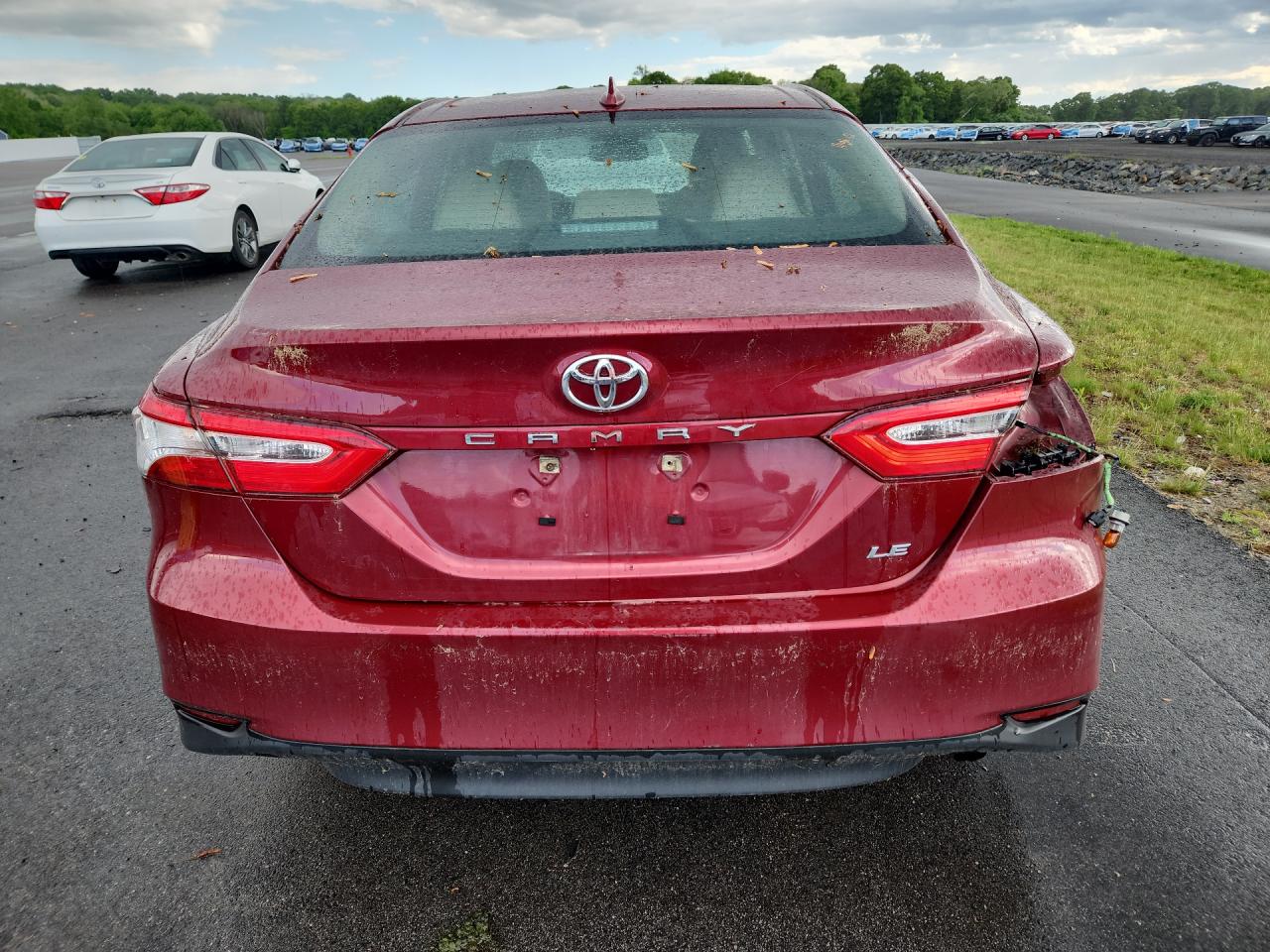 2020 Toyota Camry Le Темно-бордовый vin: 4T1L11AK7LU308243 Damage: Right Tail Light, Broken, Replacement Required