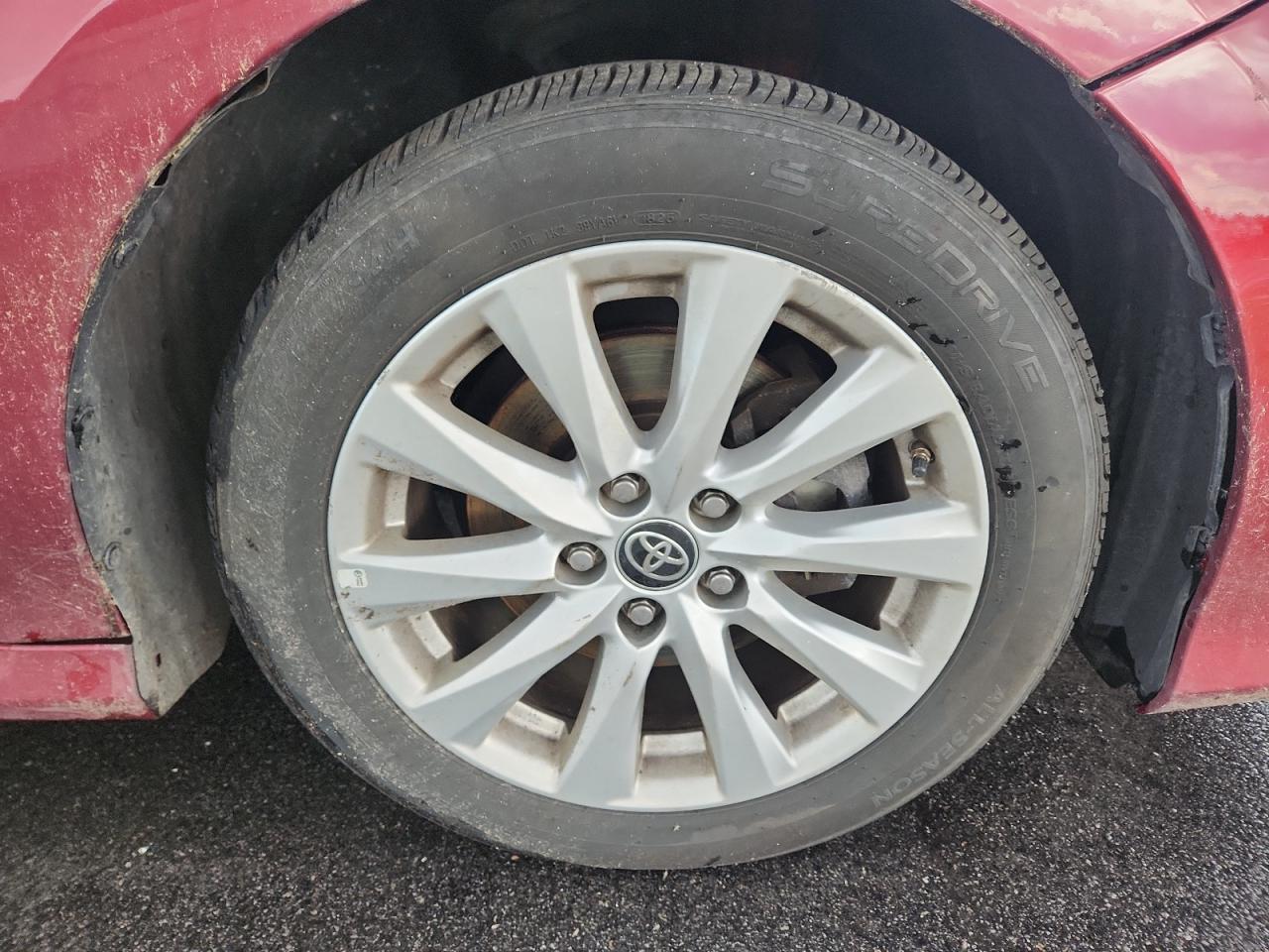 2020 Toyota Camry Le Темно-бордовый vin: 4T1L11AK7LU308243 Damage: Right Front Wheel, Curb Rash, 5 To 6 Inches