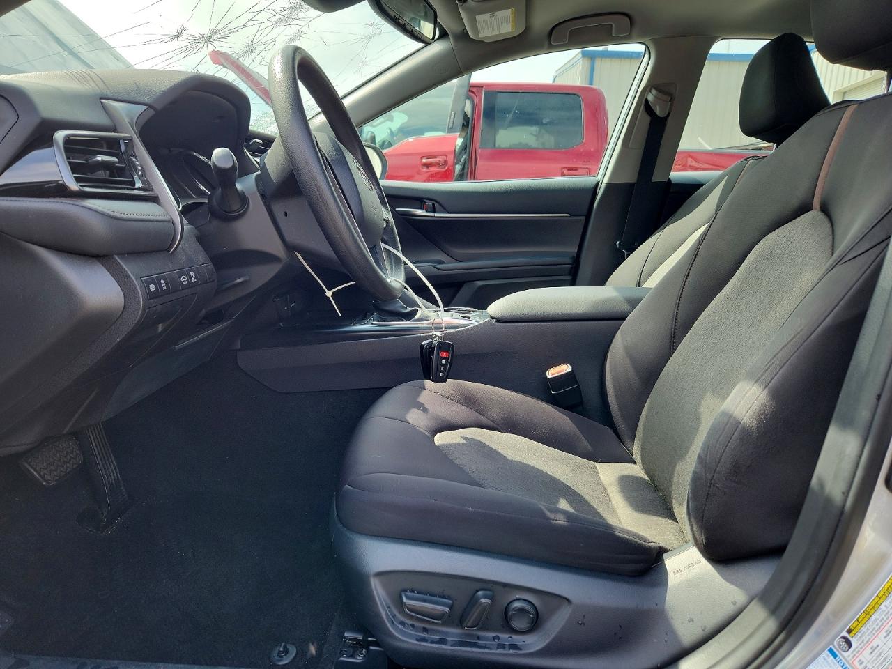 2020 Toyota Camry Le Серебряный vin: 4T1L11BK3LU013946