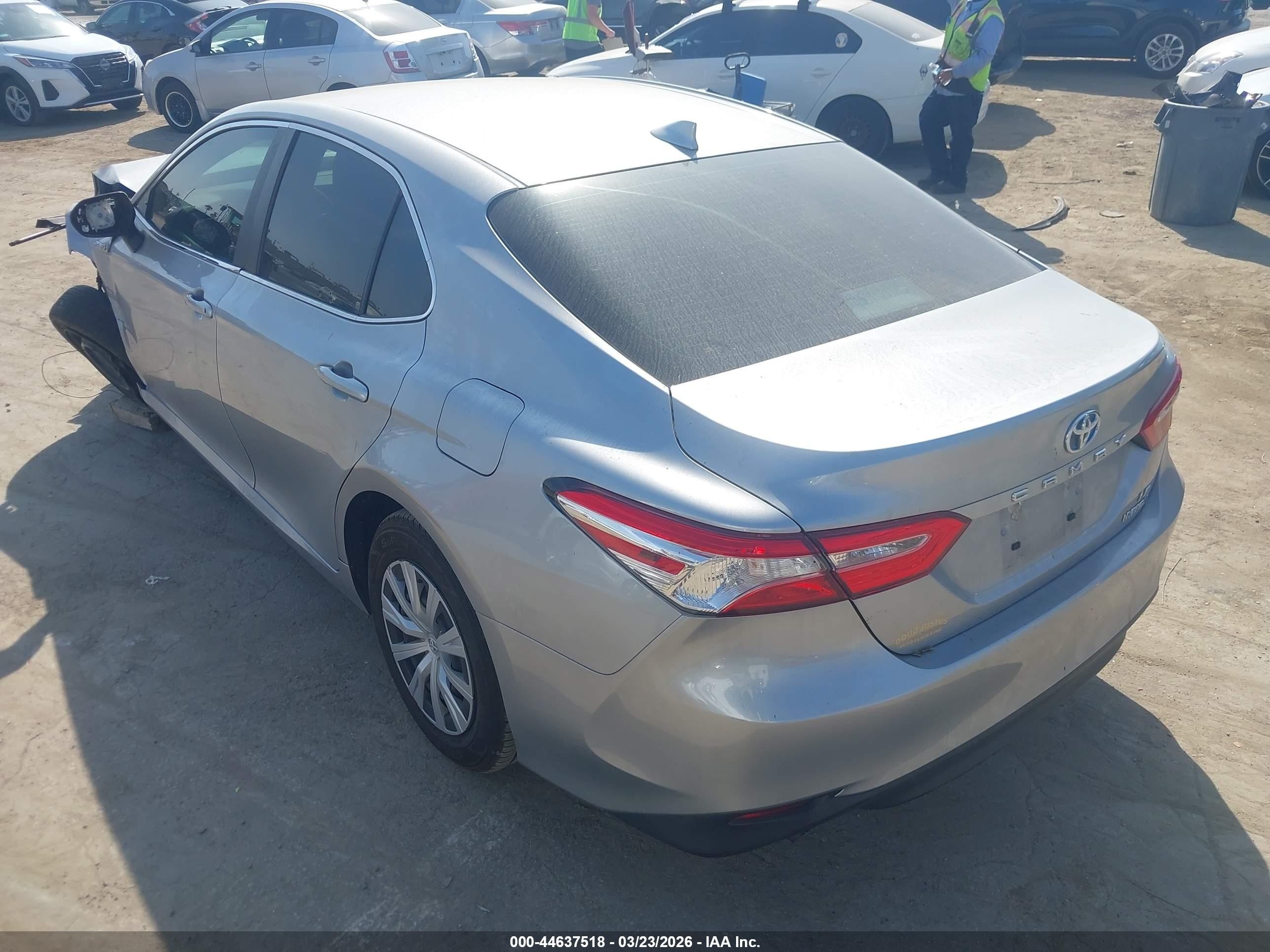 2020 Toyota Camry Le Hybrid Серебряный vin: 4T1L31AK9LU536285