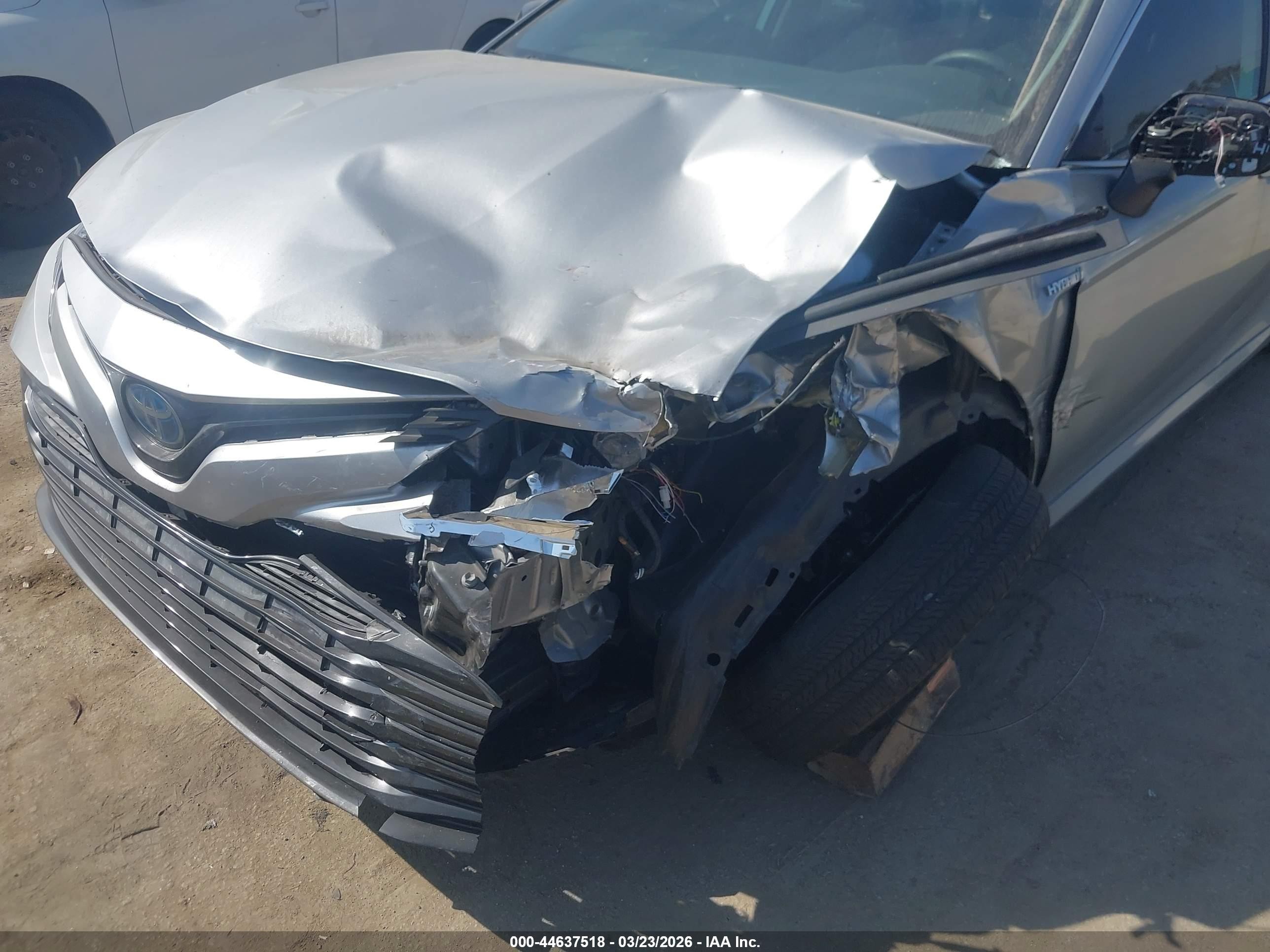 2020 Toyota Camry Le Hybrid Серебряный vin: 4T1L31AK9LU536285